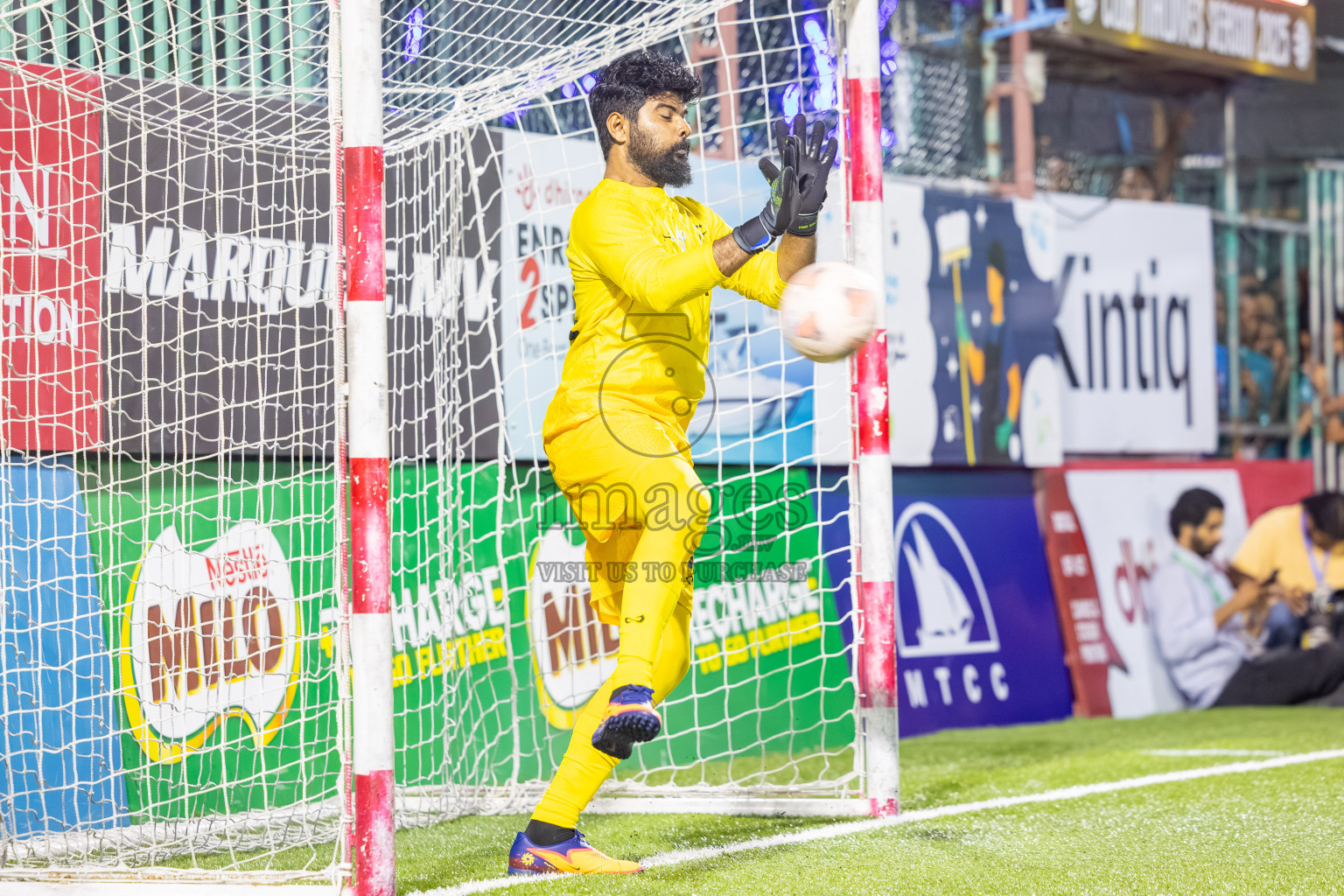 STO RC vs Club WAMCO in Day 14 of Club Maldives Cup 2025 was held in Rehendhi Futsal Ground, Hulhumale', Maldives on Tuesday, 14th October 2025. Photos: Mohamed Mahfooz Moosa / images.mv