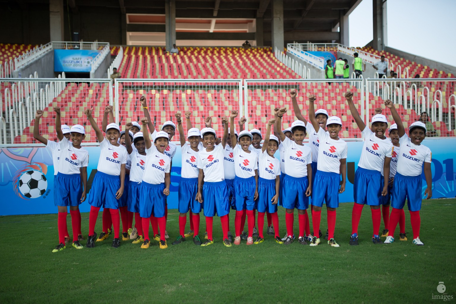 Ball boys of  the opening match of SAFF Suzuki Cup between Sri Lanka and Nepal in Thiruvananthapuram, India, Wednesday, December. 23, 2015.  (Images.mv Photo/ Hussain Sinan).