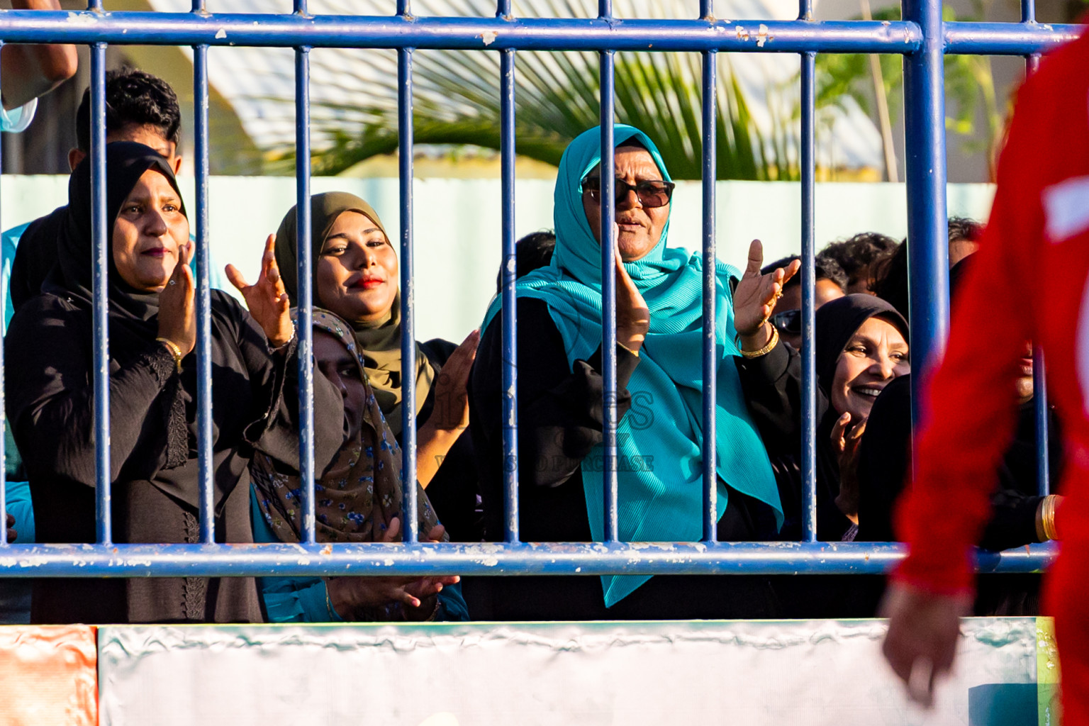 Dhonfanu vs Eydhafushi in Day 1 of Better in Baa Futsal Fiesta 2025 Woman's division held in B. Eydhafushi, Maldives on Wednesday, 5th November 2025. Photos: Nausham Waheed / images.mv