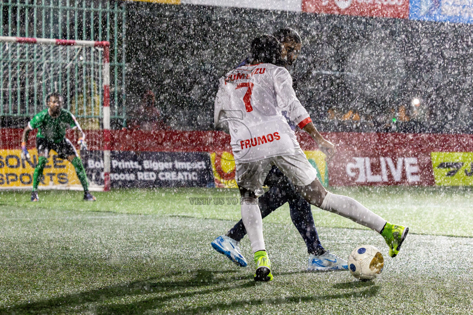L. Isdhoo VS L. Mundoo in Day 18 of Golden Futsal Challenge 2025 was held on Wednesday, 22nd January 2025, in Hulhumale', Maldives. Photos: Nausham Waheed / images.mv