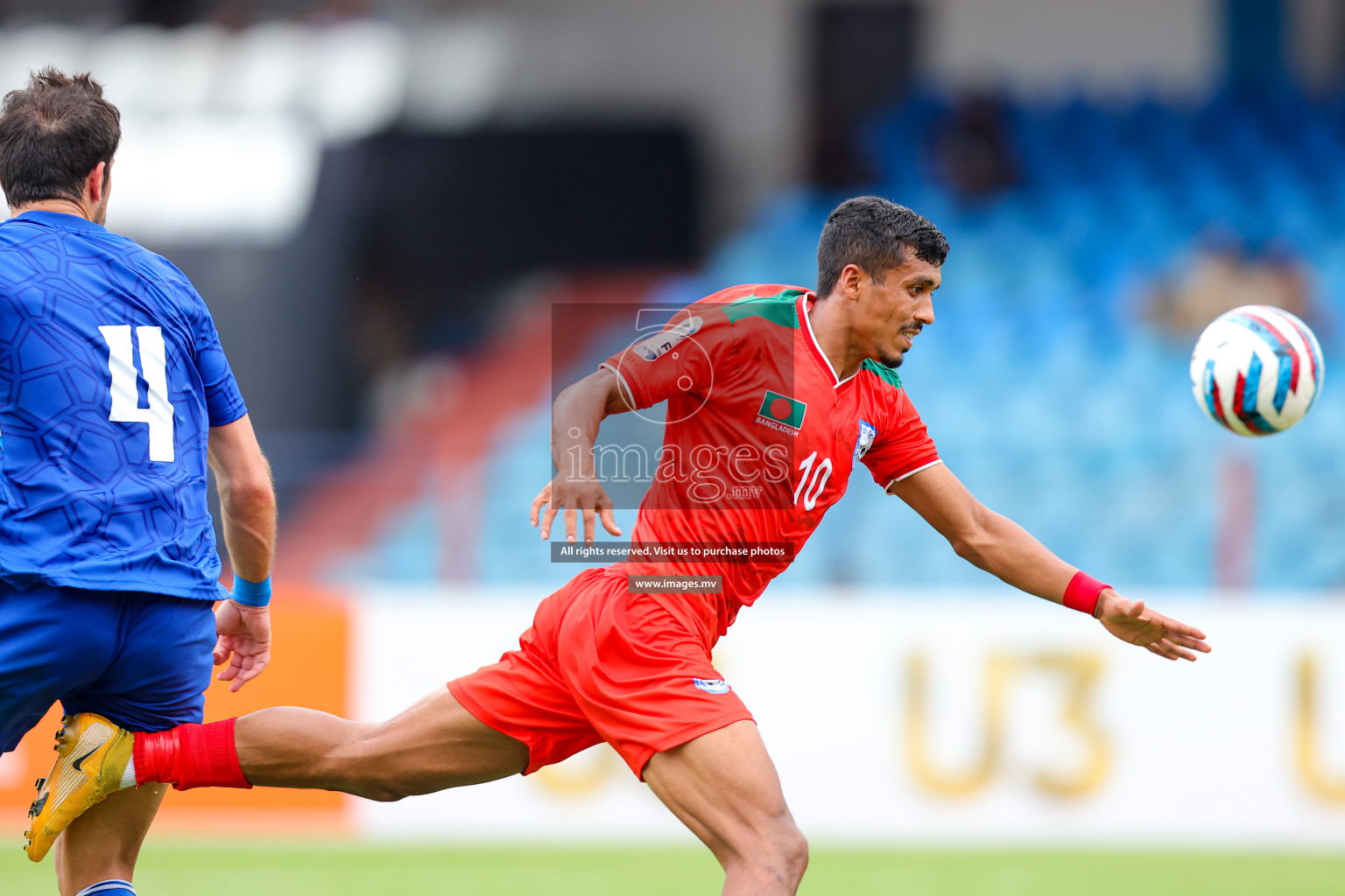 Kuwait vs Bangladesh in the Semi-final of SAFF Championship 2023 held in Sree Kanteerava Stadium, Bengaluru, India, on Saturday, 1st July 2023. Photos: Nausham Waheed, Hassan Simah / images.mv