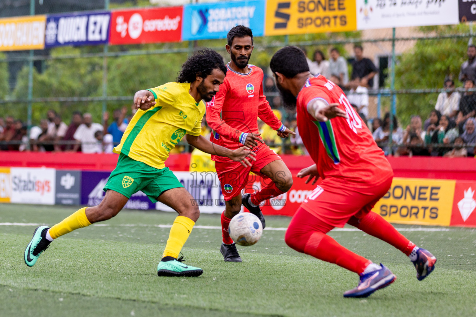 GDh Vaadhoo VS GDh Thinadhoo in Atoll Round Semi-Final on Day 20 of Golden Futsal Challenge 2025 was held on Friday, 24 January 2025, in Hulhumale', Maldives. Photos: Hassan Simah / images.mv