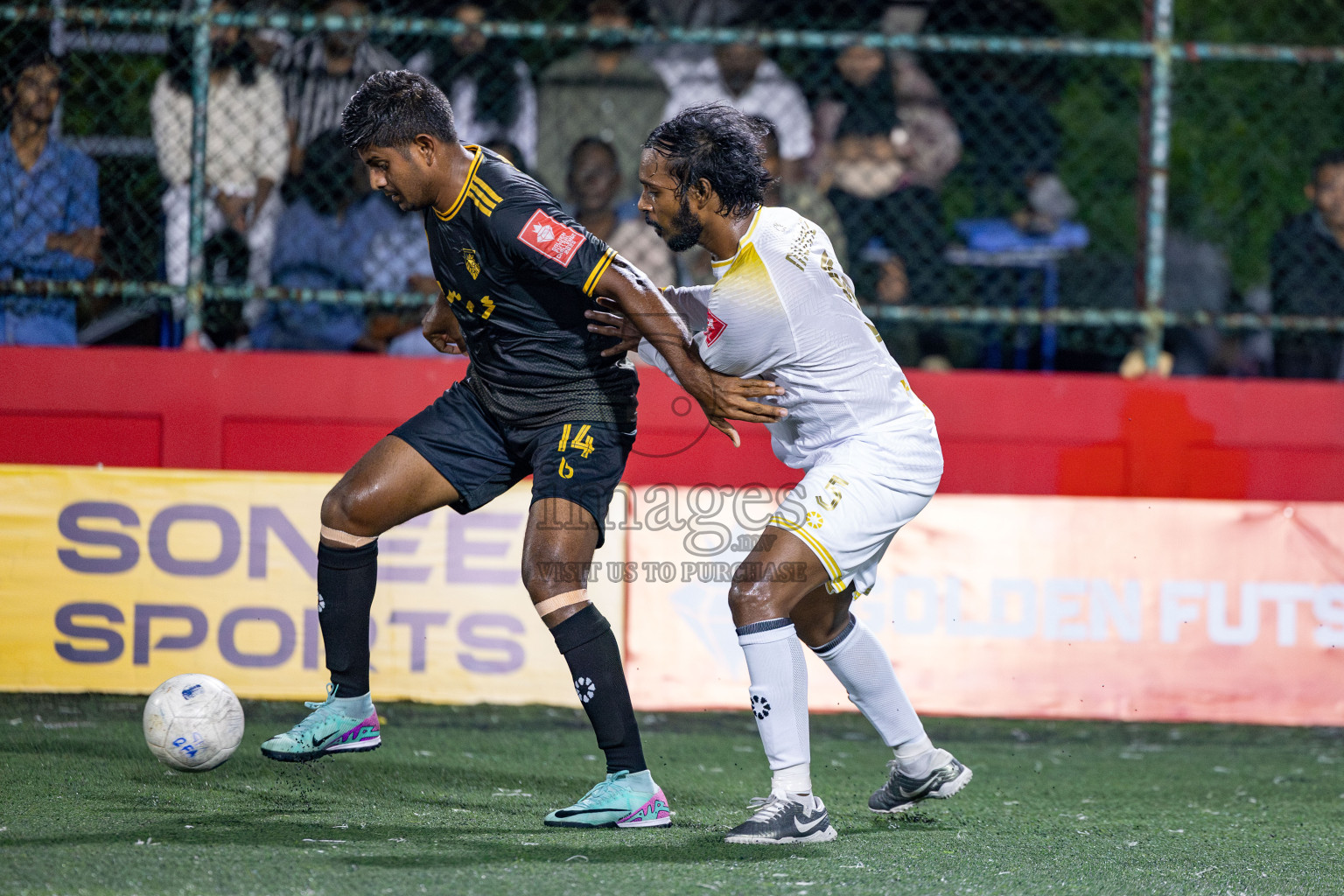 B Fehendhoo VS B Eydhafushi in Day 21 of Golden Futsal Challenge 2025 was held on Saturday, 25 January 2025, in Hulhumale', Maldives. 
Photos: Hassan Simah / images.mv