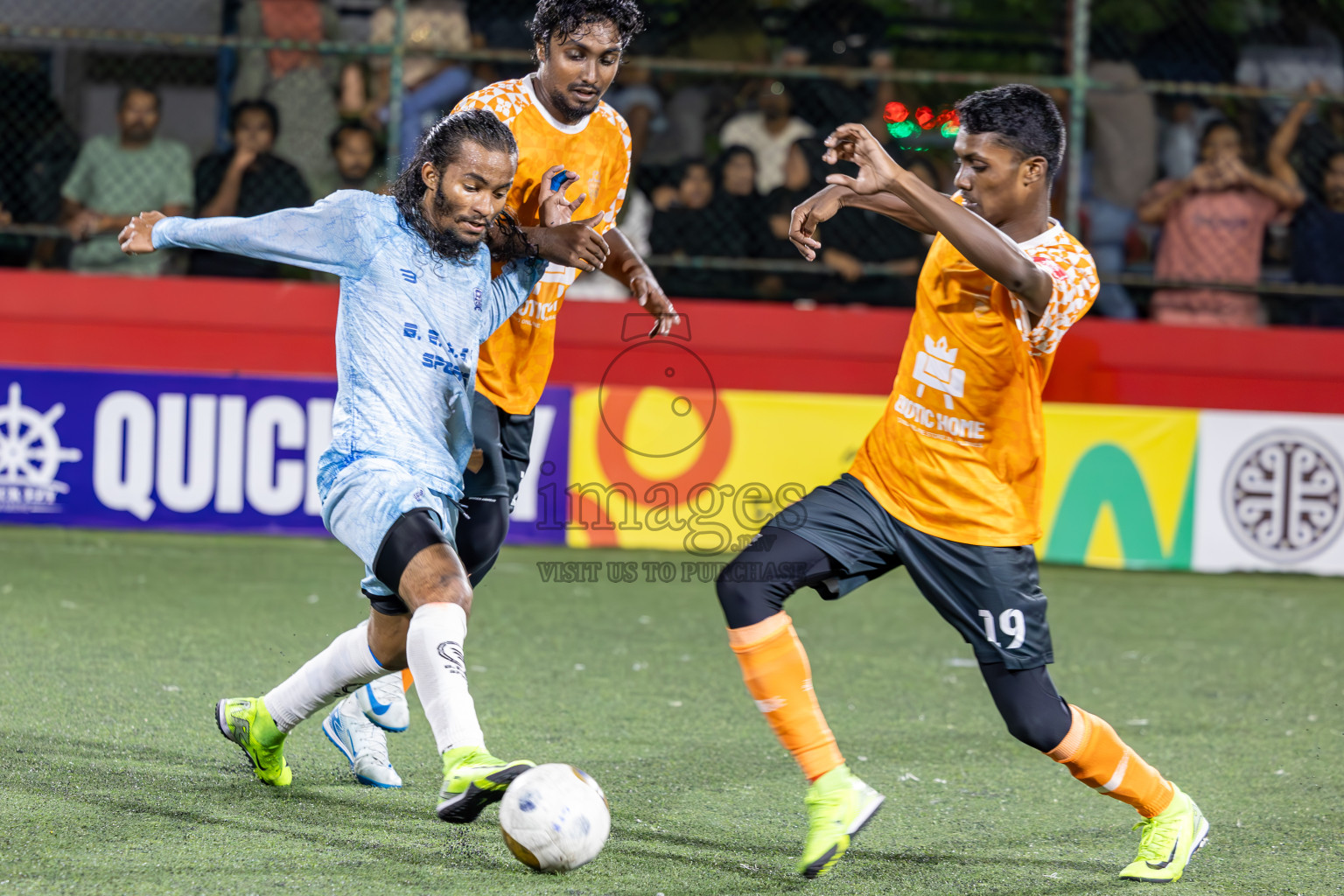 ADh Hangnaameedhoo vs ADh Kunburudhoo in Day 15 of Golden Futsal Challenge 2025 was held on Sunday, 19th January 2025, in Hulhumale', Maldives. Photos: Ismail Thoriq / images.mv