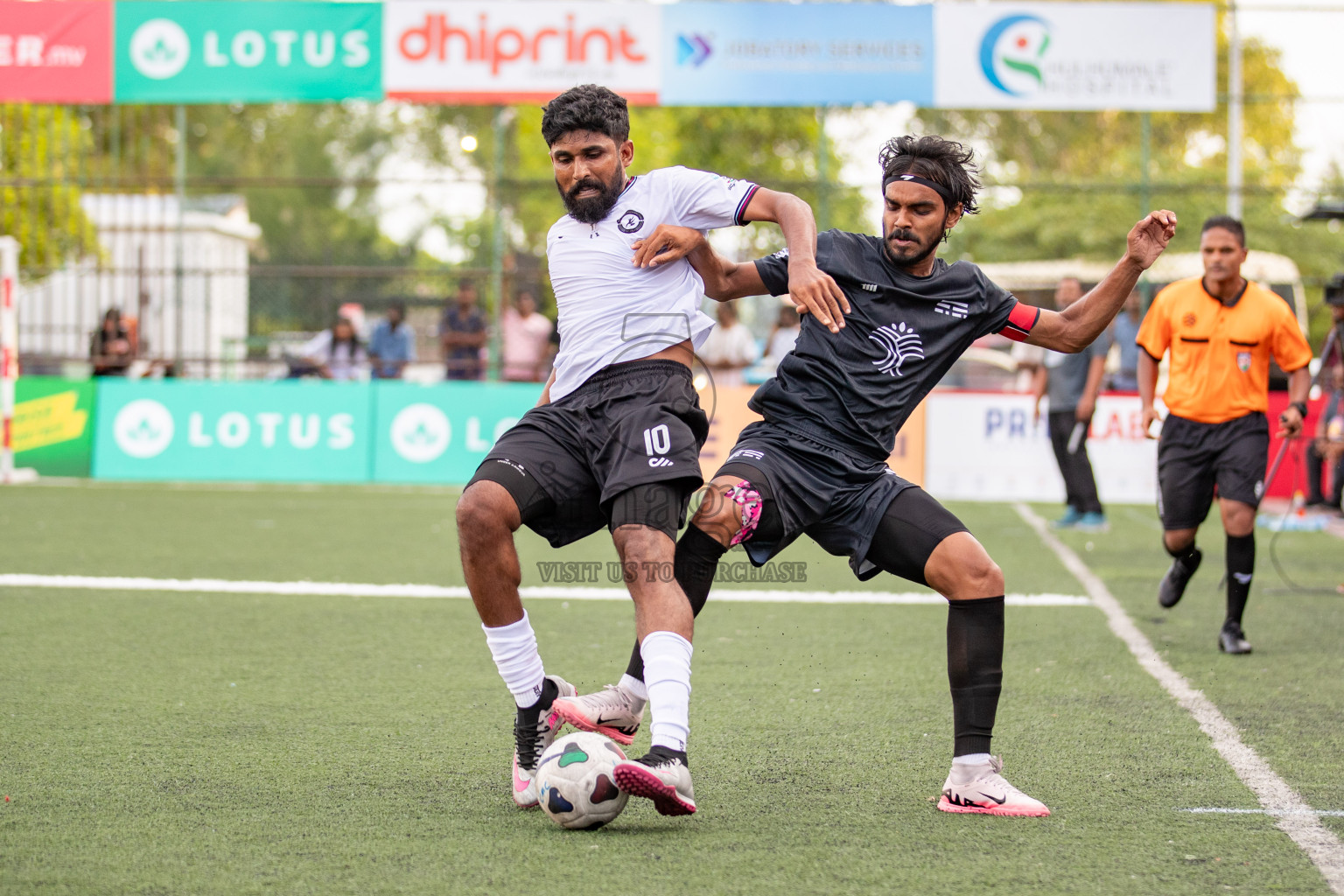 TRADENET VS KULHIVARU VUZARA CLUB in Club Maldives Classic 2024 held in Rehendi Futsal Ground, Hulhumale', Maldives on Friday, 6th September 2024. 
Photos: Hassan Simah / images.mv