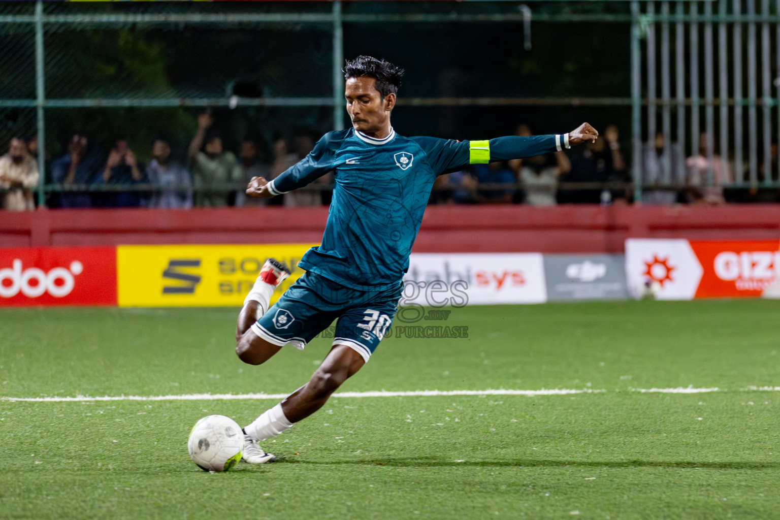 Sh. Kanditheemu VS R. Dhuvaafaru on Day 35 of Golden Futsal Challenge 2024 was held on Tuesday, 20th February 2024, in Hulhumale', Maldives 
Photos: Hassan Simah, / images.mv