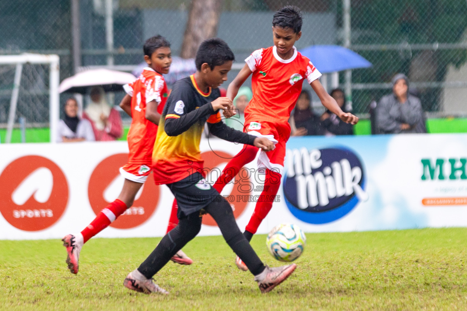 Eagles vs Hurriya in day 6 of Dhivehi Youth League 2024 held at Henveiru Stadium on Saturday 30th November 2024. Photos: Shuu Abdul Sattar/ Images.mv