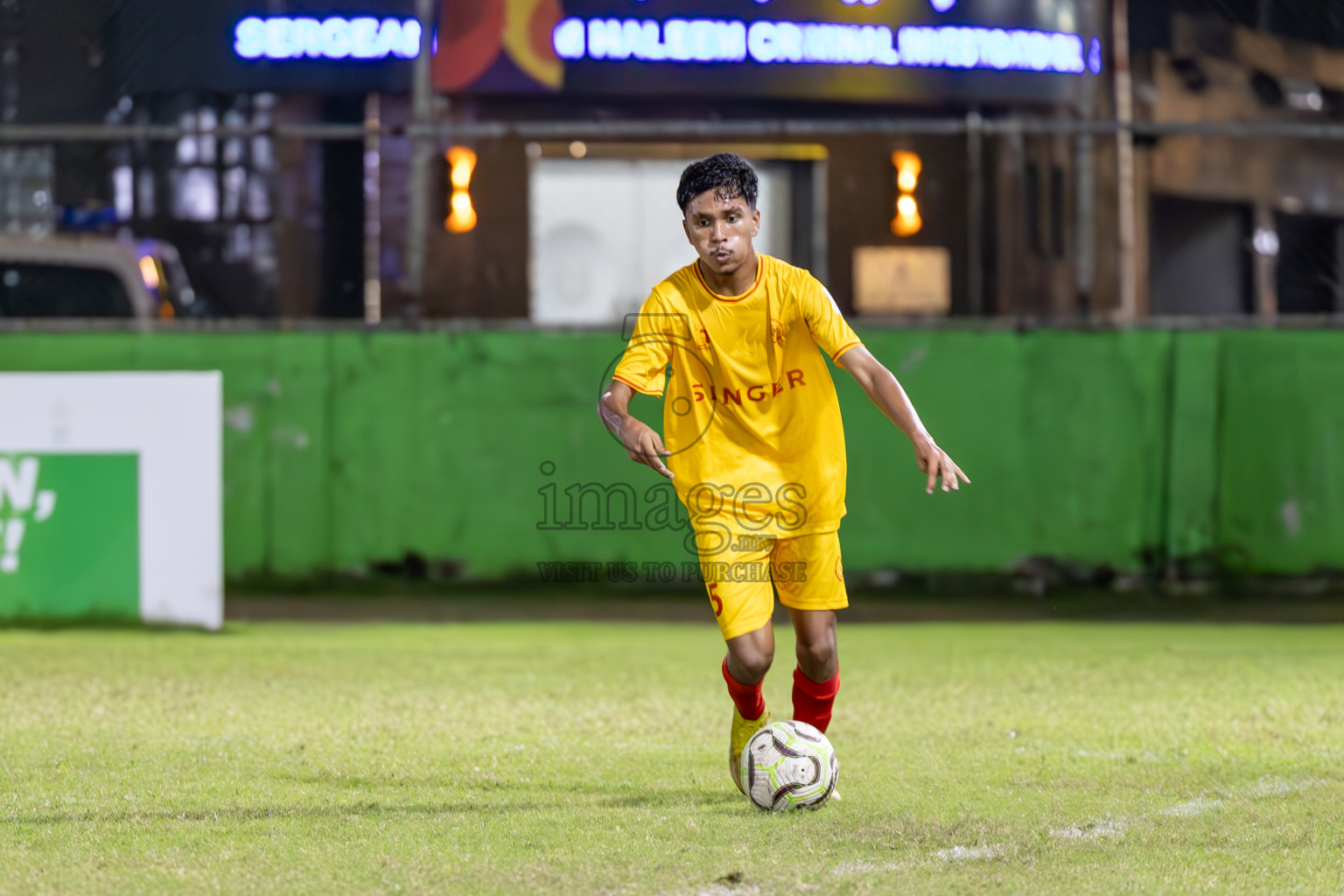 Day 10 of Dhivehi Youth League 2024 was held at Henveiru Stadium, Male', Maldives on Sunday, 15th December 2024.
Photos: Ismail Thoriq / Images.mv