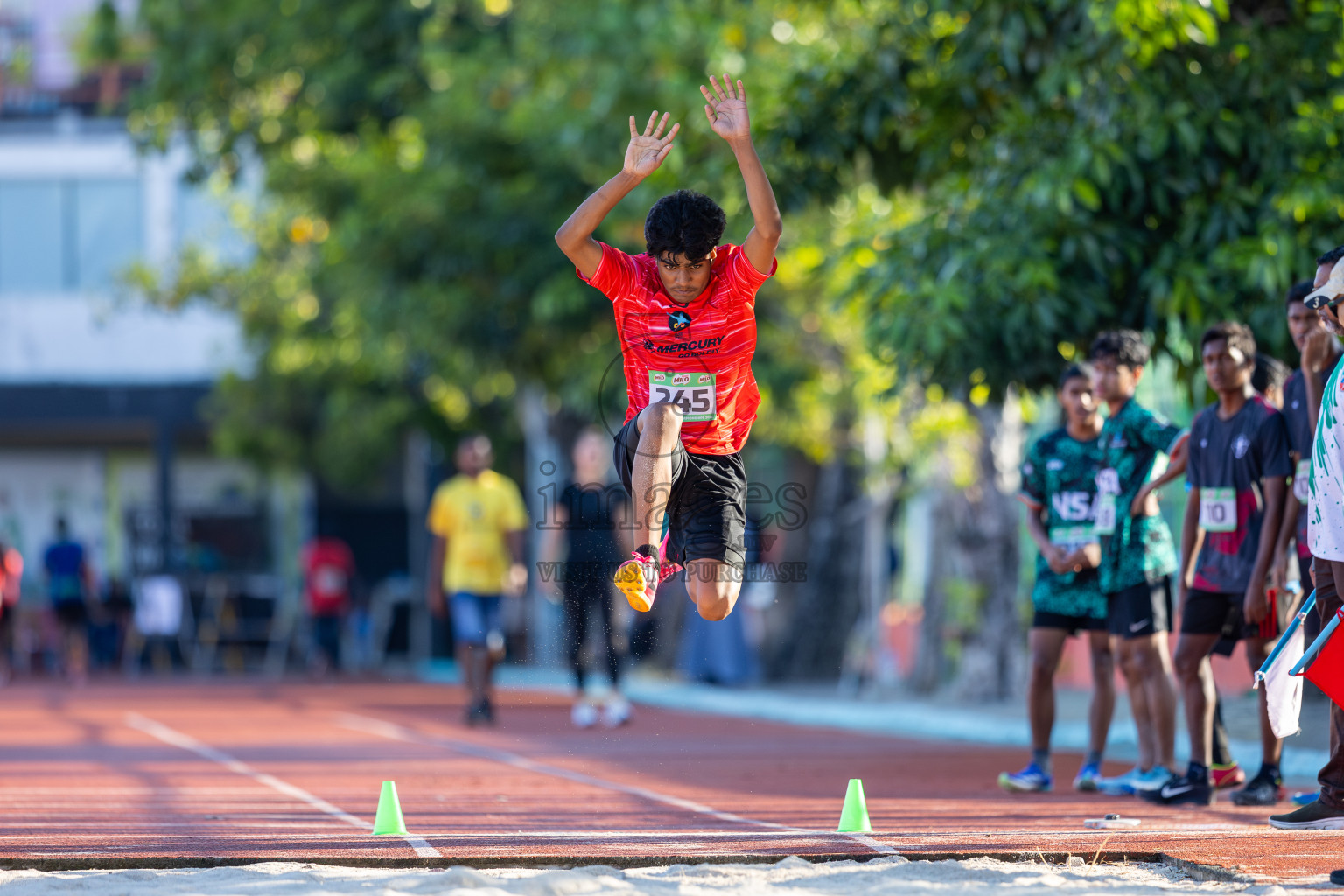 Day 1 of 12th Milo Association Championships was held in Ekuveni Track at Male', Maldives on Thursday, 24th April 2025.
Photos: Ismail Thoriq / images.mv