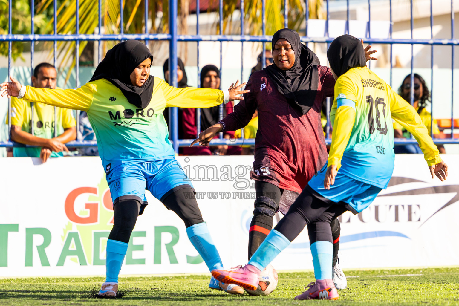 Kihaadhoo vs Hithaadhoo in Day 3 of Better in Baa Futsal Fiesta 2025 Woman's division held in B. Eydhafushi, Maldives on Friday, 7th November 2025. Photos: Nausham Waheed / images.mv