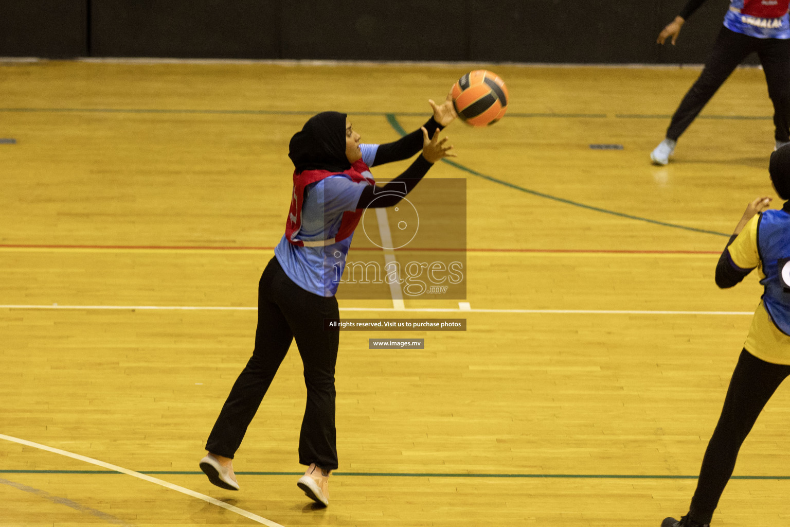 Kulhudhuffushi Y & R.C vs Mahibadhoo SC in the Milo National Netball Tournament 2022 on 18 July 2022, held in Social Center, Male', Maldives. Photographer: Shuu / Images.mv