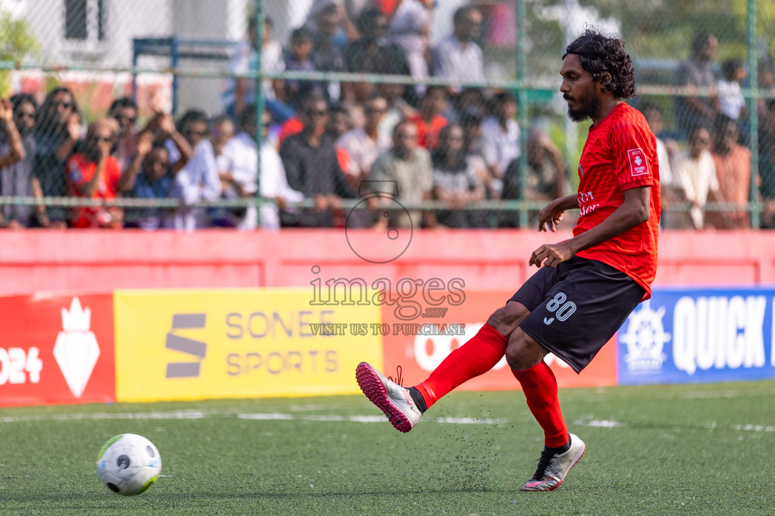 Sh. Kanditheemu  VS  Sh. Foakaidhoo in Day 12 of Golden Futsal Challenge 2024 was held on Friday, 26th January 2024, in Hulhumale', Maldives 
Photos: Hassan Simah / images.mv