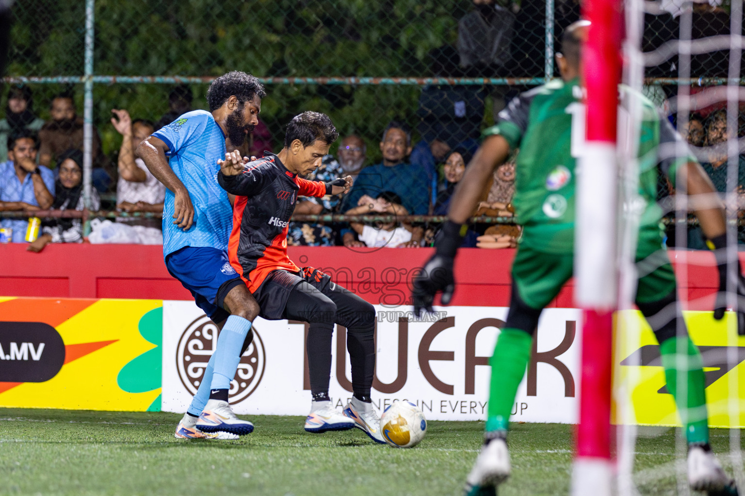 M Dhiggaru vs M Mulak in Day 12 of Golden Futsal Challenge 2025 was held on Thursday, 16th January 2025, in Hulhumale', Maldives.
Photos: Hassan Simah / images.mv