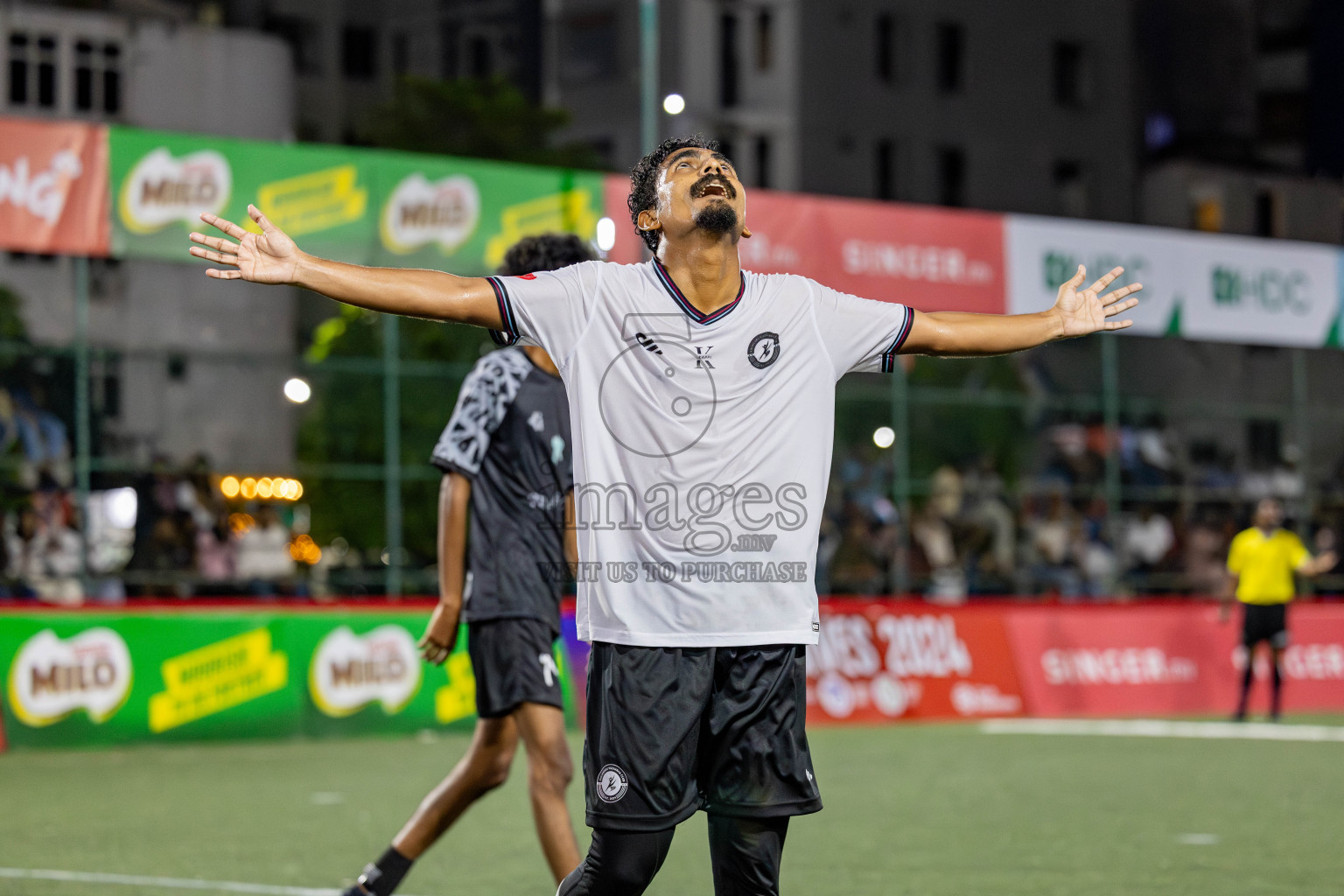 DHAAKHILY CLUB vs KULHIVARU VUZARA CLUB in Club Maldives Classic 2024 held in Rehendi Futsal Ground, Hulhumale', Maldives on Thursday, 12th September 2024. 
Photos: Hassan Simah / images.mv