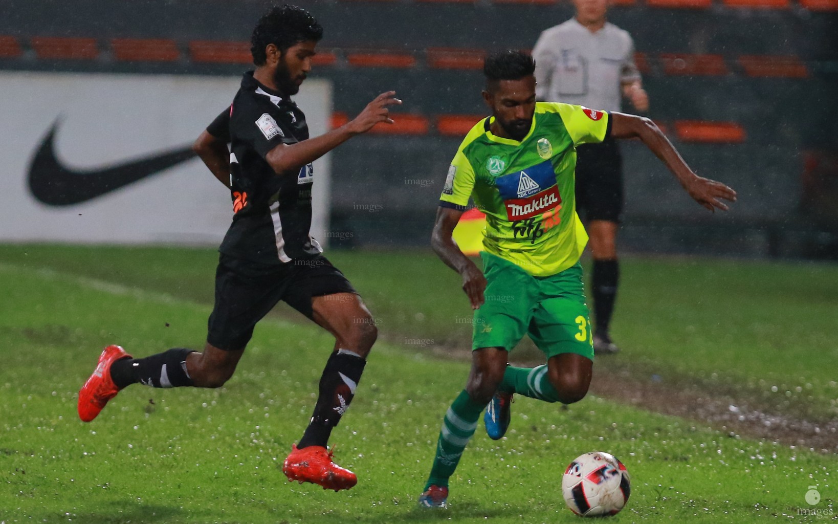 Maziya Sports and Recreation Club vs Club Eagles in the Ooredoo Dhivehi Premier League second round in Male', Maldives, Monday, August. 22 , 2016. (Images.mv Photo/ Abdulla Abeedh).