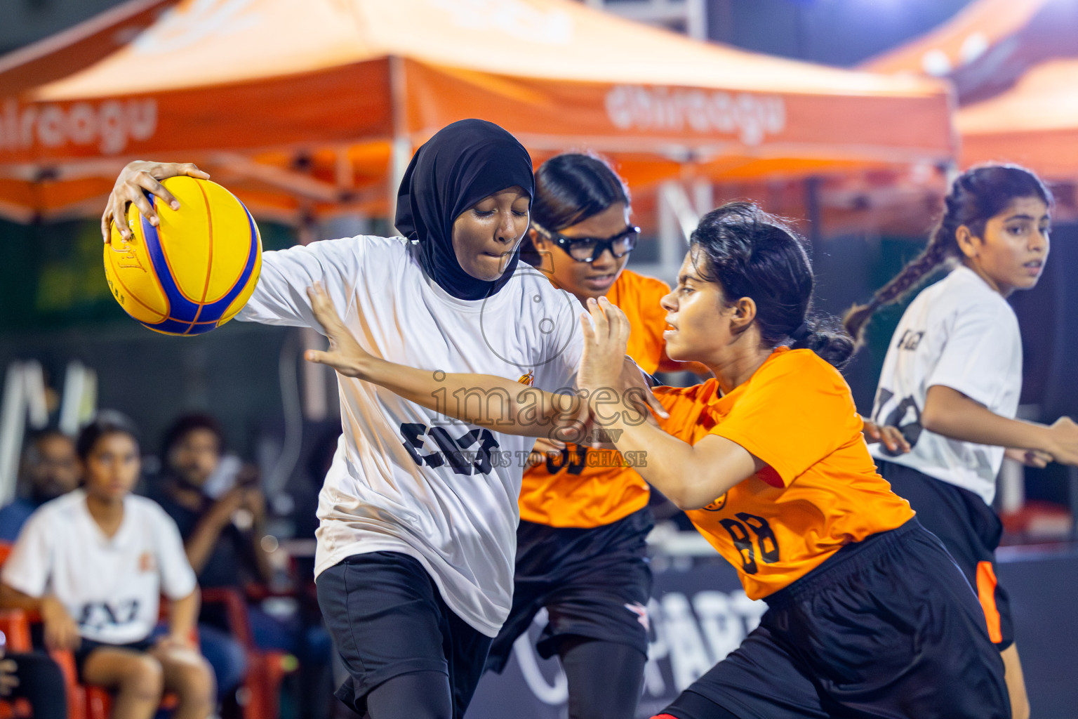 Day 7 of MILO Ramadan 3x3 Challenge 2024 was held in Ekuveni Outdoor Basketball Court at Male', Maldives on Monday, 18th March 2024.
Photos: Mohamed Mahfooz Moosa / images.mv