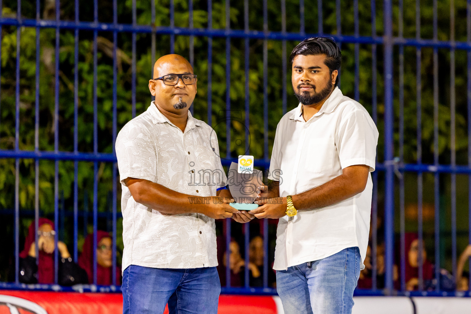 Closing Ceremony of Better in Baa Futsal Fiesta 2025 held in B. Eydhafushi, Maldives on Monday, 17th November 2025. Photos: Nausham Waheed / images.mv