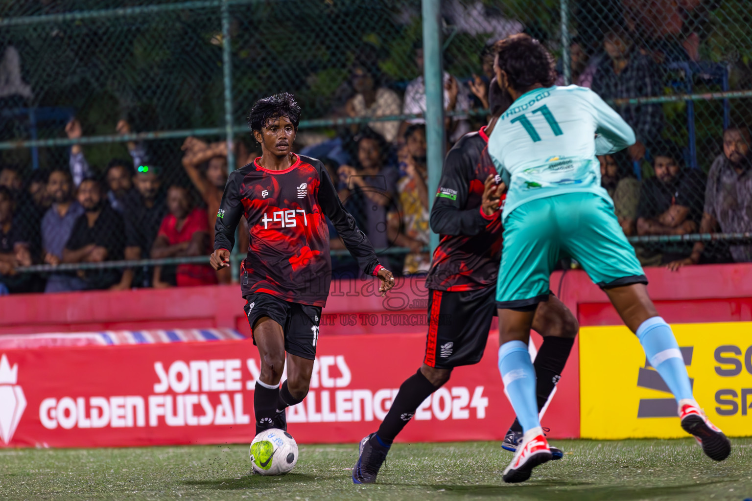 AA Thoddoo vs AA Mathiveri in Day 15 of Golden Futsal Challenge 2024 was held on Monday, 29th January 2024, in Hulhumale', Maldives
Photos: Ismail Thoriq / images.mv