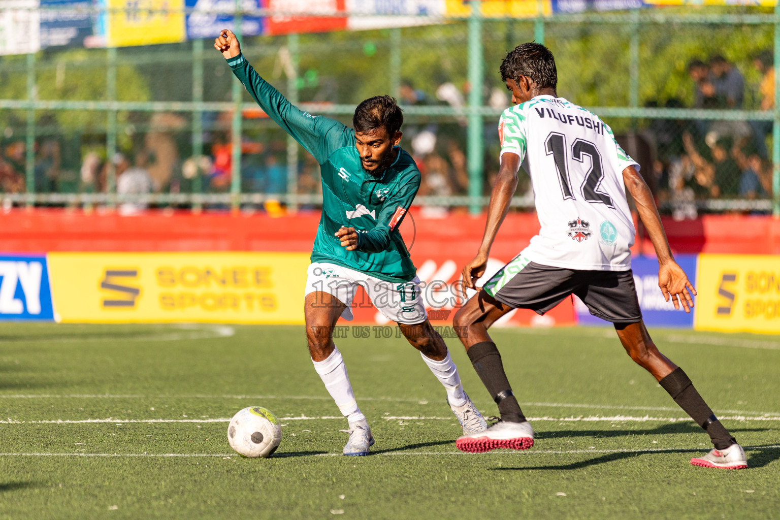 Th. Kinbidhoo vs Th. Vilufushi in Day 6 of Golden Futsal Challenge 2024 was held on Saturday, 20th January 2024, in Hulhumale', Maldives 
Photos: Hassan Simah / images.mv