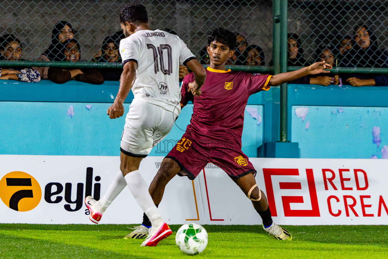 Ifhaams vs Comienzo fc in Semi Finals of Laamehi Dhiggaru Ekuveri Futsal Challenge 2025 was held on Sunday, 27th July 2025, at Dhiggaru Futsal Ground, Dhiggaru, Maldives Photos: Nausham Waheed  / images.mv