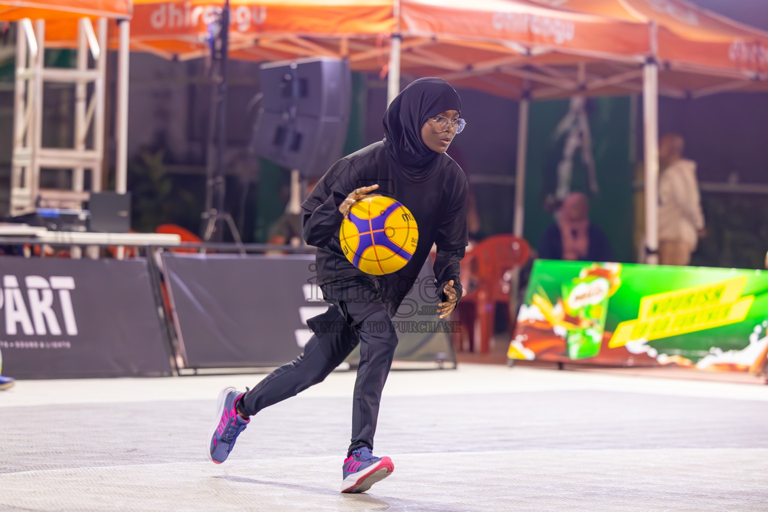 Day 2 of MILO Ramadan 3x3 Challenge 2024 was held in Ekuveni Outdoor Basketball Court at Male', Maldives on Wednesday, 13th March 2024.
Photos: Ismail Thoriq / images.mv