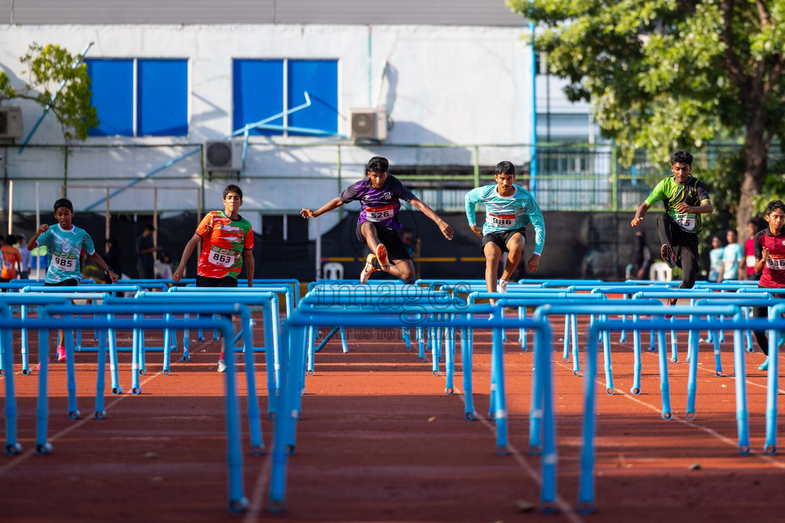 Day 4 of Inter-school Athletics Championship 2025 held in Ekuveni Synthetic Track, Male', Maldives on Thursday, 09th October 2025. Photos by: Raaif Yoosuf / Images.mv