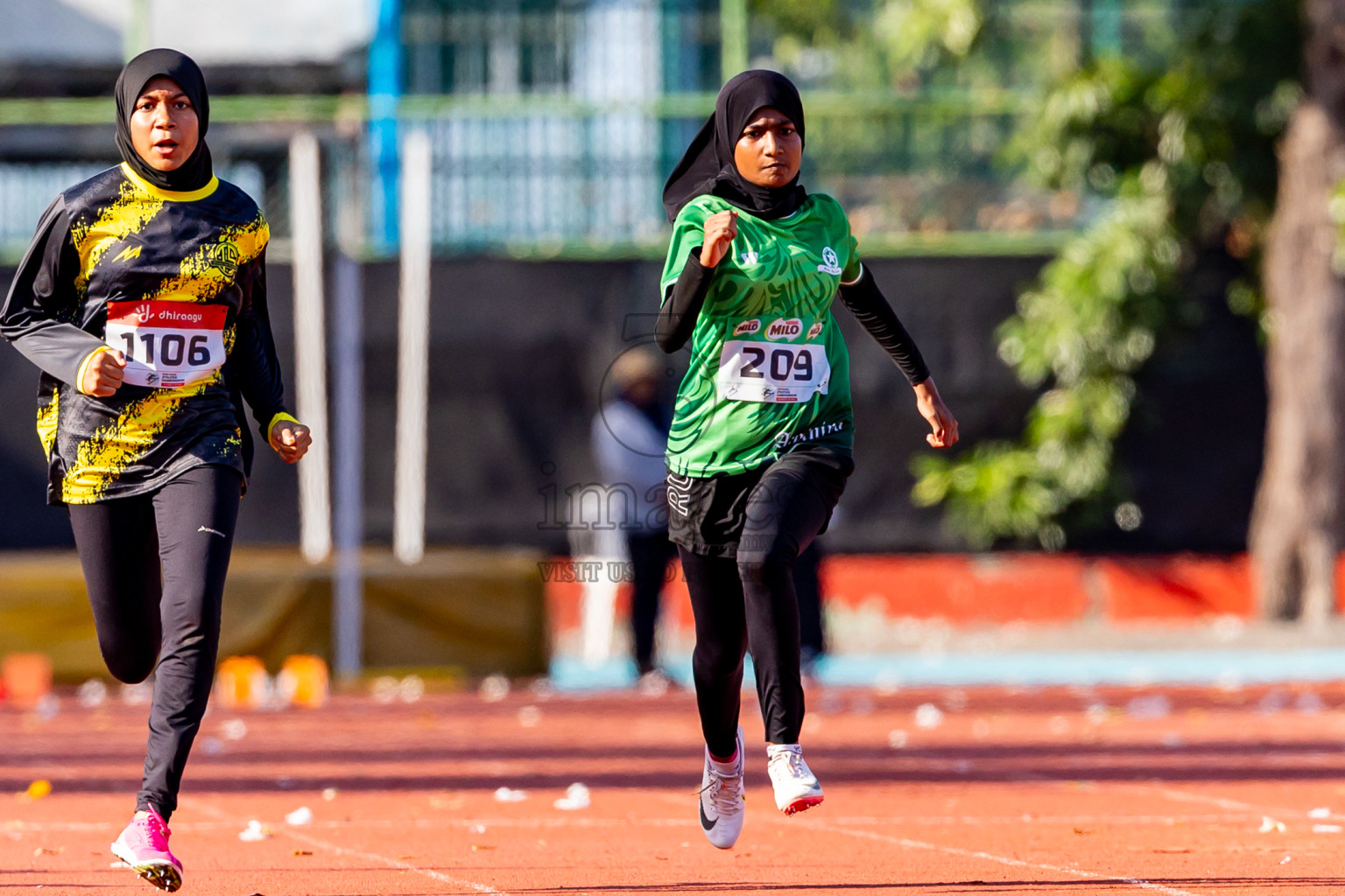 Day 2 of Inter-school Athletics Championship 2025 held in Ekuveni Synthetic Track, Male', Maldives on Tuesday, 07th October 2025. Photos by: Nausham Waheed / Images.mv