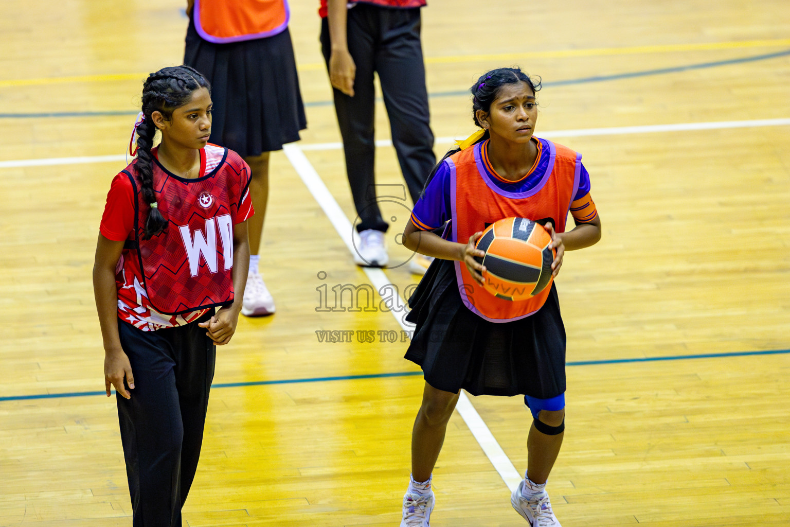 Iskandhar School vs Ghiyasuddin International School in the U15 Finals of Inter-school Netball Tournament held in Social Center at Male', Maldives on Monday, 26th August 2024. Photos: Hassan Simah / images.mv