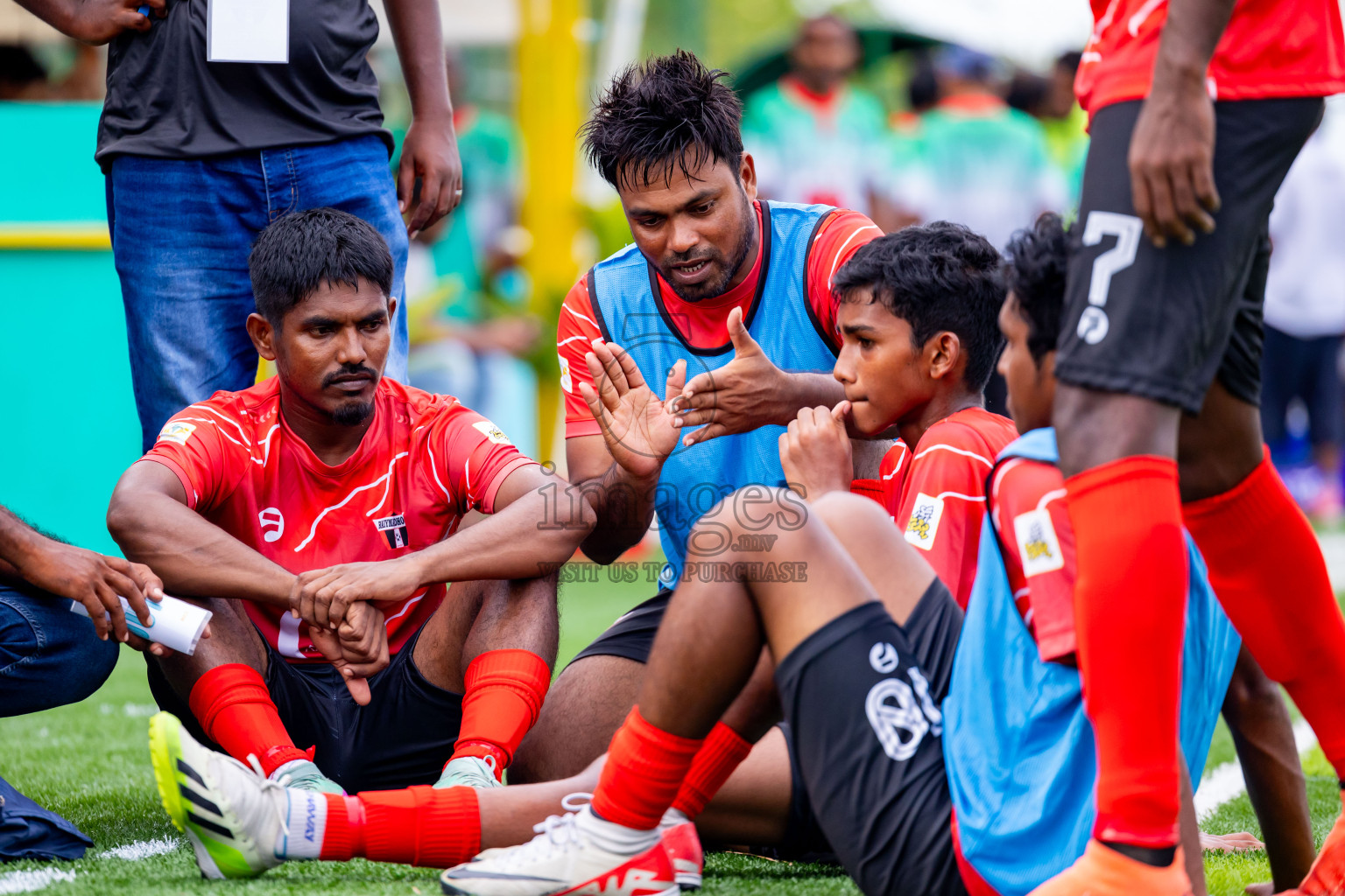 Raiymandhoo FC vs Dee Cee Jay SC in Day 1 of Laamehi Dhiggaru Ekuveri Futsal Challenge 2024 was held on Friday, 26th July 2024, at Dhiggaru Futsal Ground, Dhiggaru, Maldives Photos: Nausham Waheed / images.mv