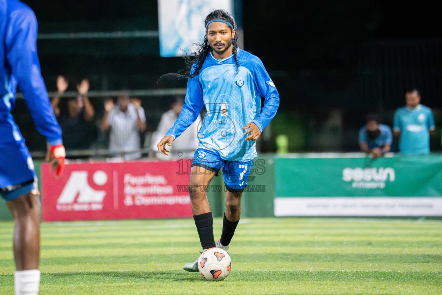 Foemathi VS Laamu Blues in Day 3 - Fonadhoo Youth Futsal Challenge 2025 held in Fonadhoo Futsal Stadium, L. Fonadhoo, Maldives on Tuesdat, 28th October 2025 Photos: Arif Rasheed / images.mv