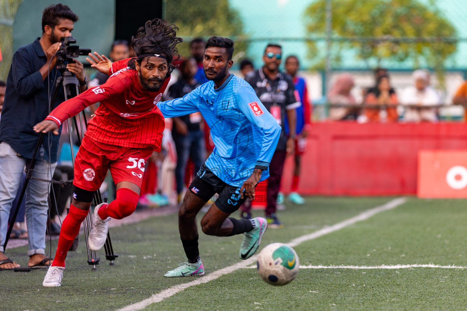 GDh. Gadhdhoo  VS  GDh. Hoandedhdhoo in Day 12 of Golden Futsal Challenge 2024 was held on Friday, 26th January 2024, in Hulhumale', Maldives 
Photos: Hassan Simah / images.mv