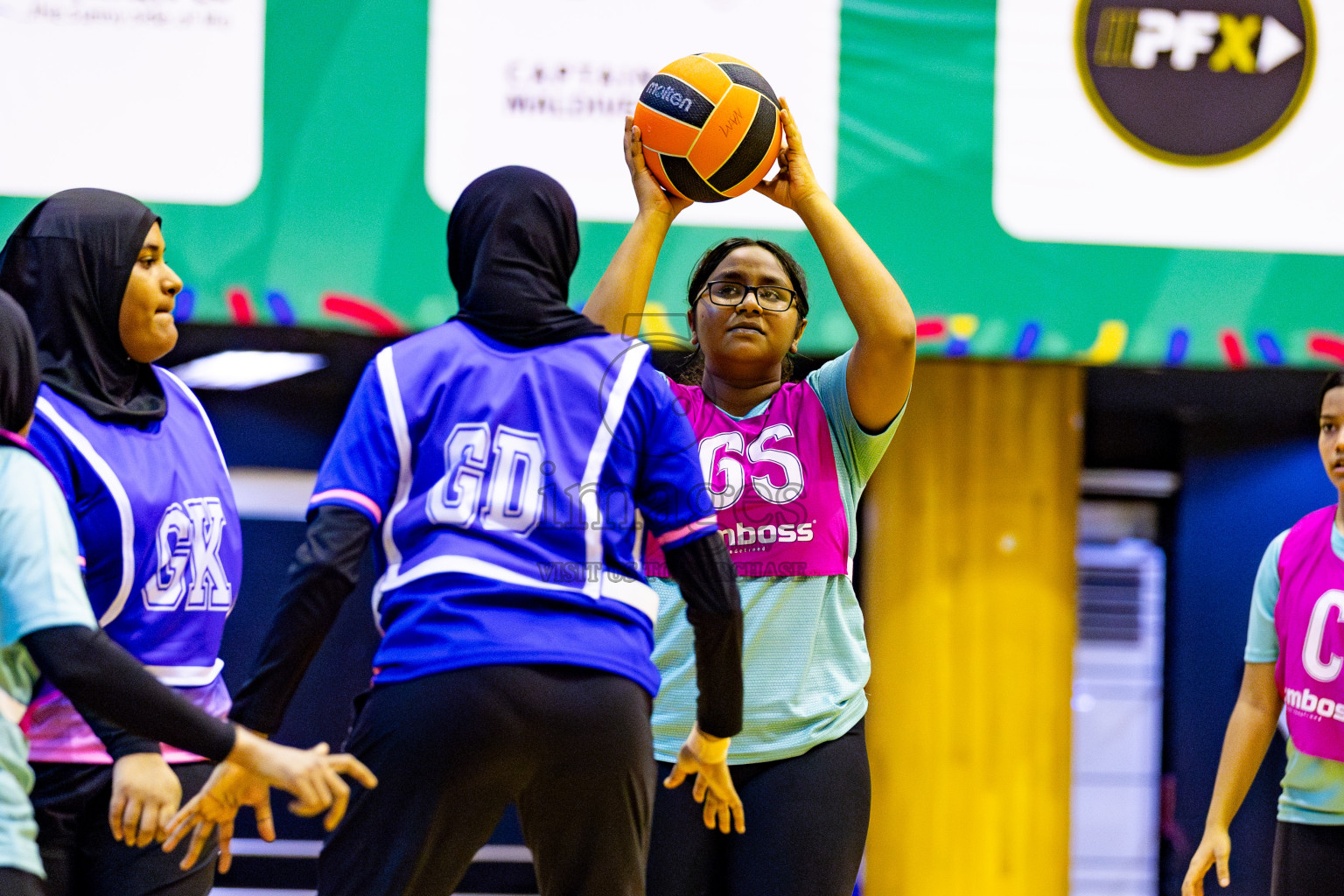 Kulhudhuffushi Youth & Recreation Club vs Club Green StreetDay 2 of 21st National Netball Tournament was held in Social Canter at Male', Maldives on Friday, 18th May 2024. Photos: Nausham Waheed / images.mv