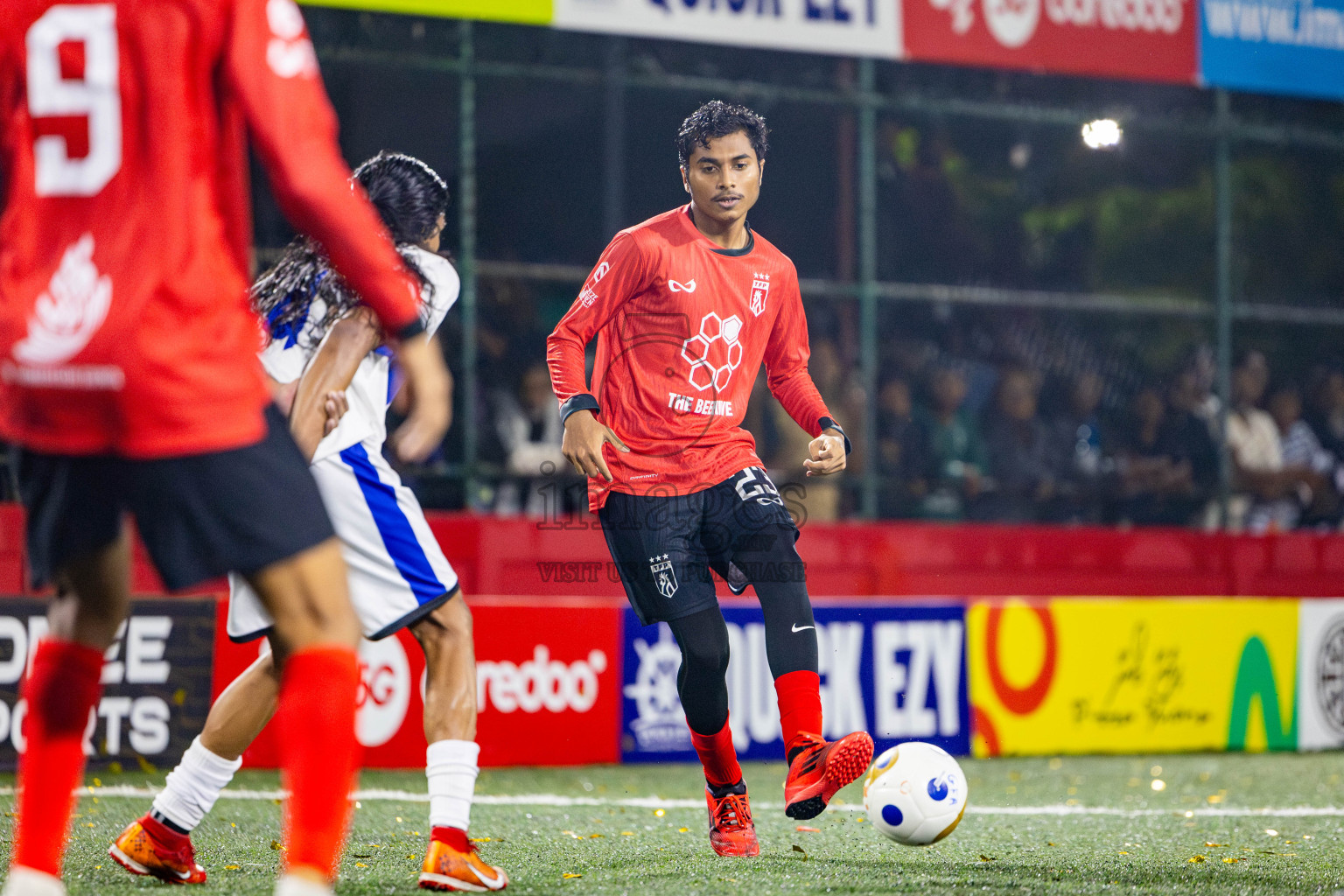 Th Thimarafushi VS Th Veymandoo in Atoll Round Semi-Final on Day 22 of Golden Futsal Challenge 2025 was held on Sunday , 26th January 2025, in Hulhumale', Maldives. Photos: Nausham Waheed / images.mv