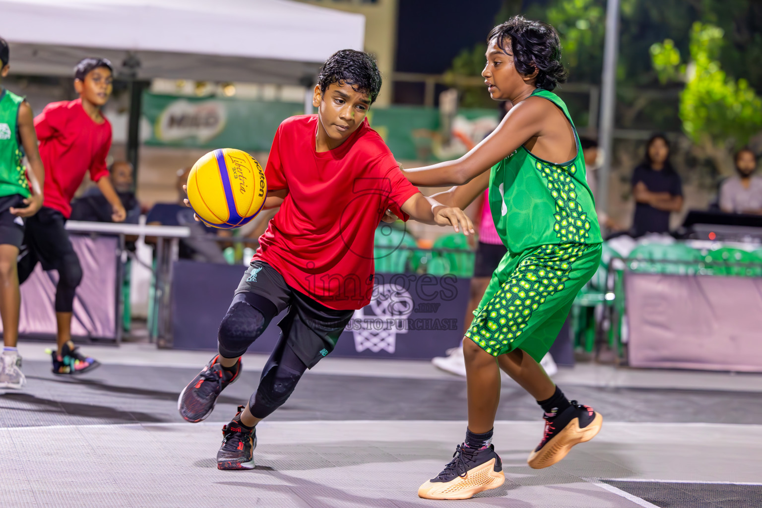 Day 3 of MILO Ramadan 3x3 Challenge 2024 was held in Ekuveni Outdoor Basketball Court at Male', Maldives on Thursday, 14th March 2024.
Photos: Ismail Thoriq / images.mv