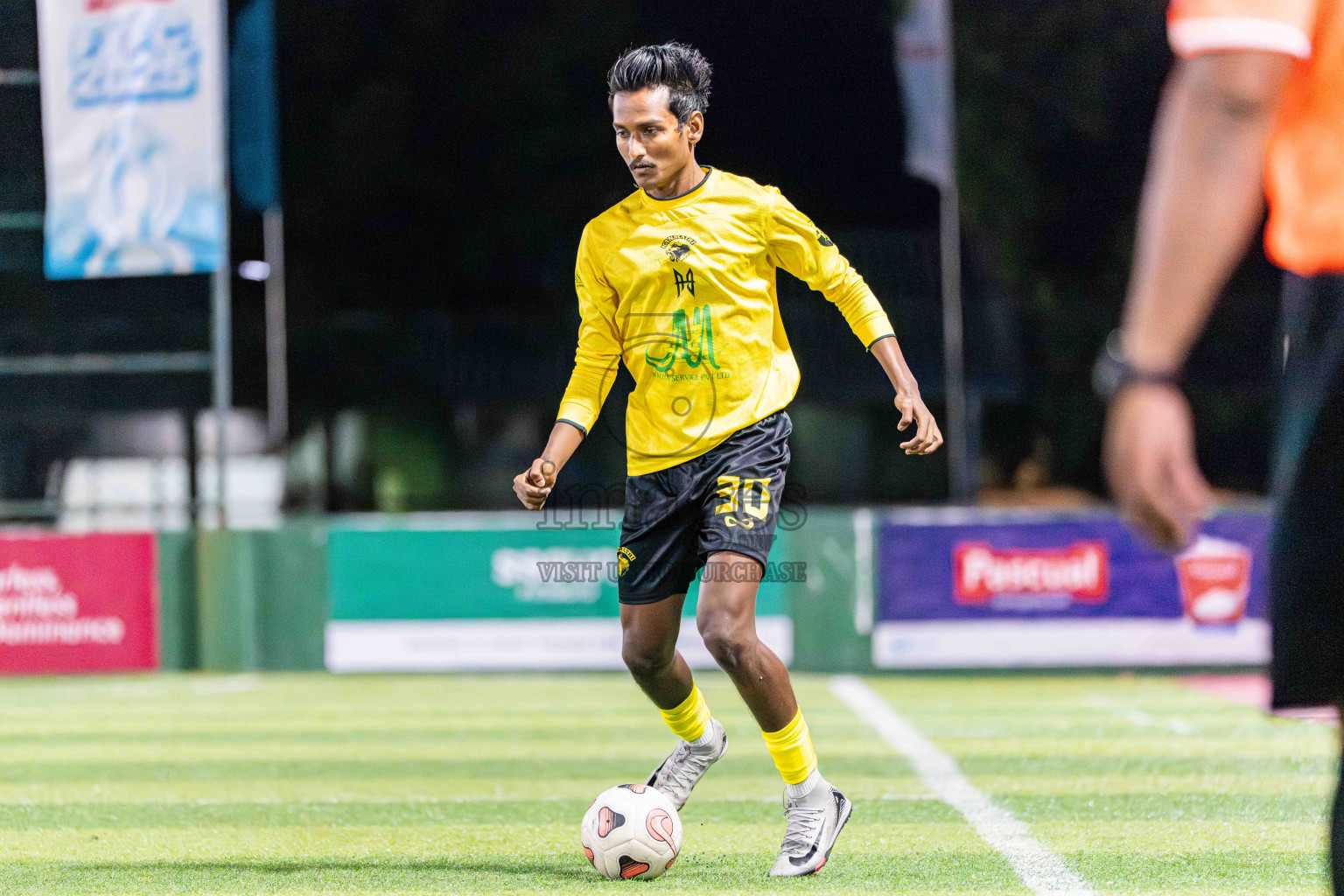 Kanmathi SC VS BEST in Day 4 - Fonadhoo Youth Futsal Challenge 2025 held in Fonadhoo Futsal Stadium, L. Fonadhoo, Maldives on Wednesday, 29th October 2025 Photos: Arif Rasheed / images.mv
