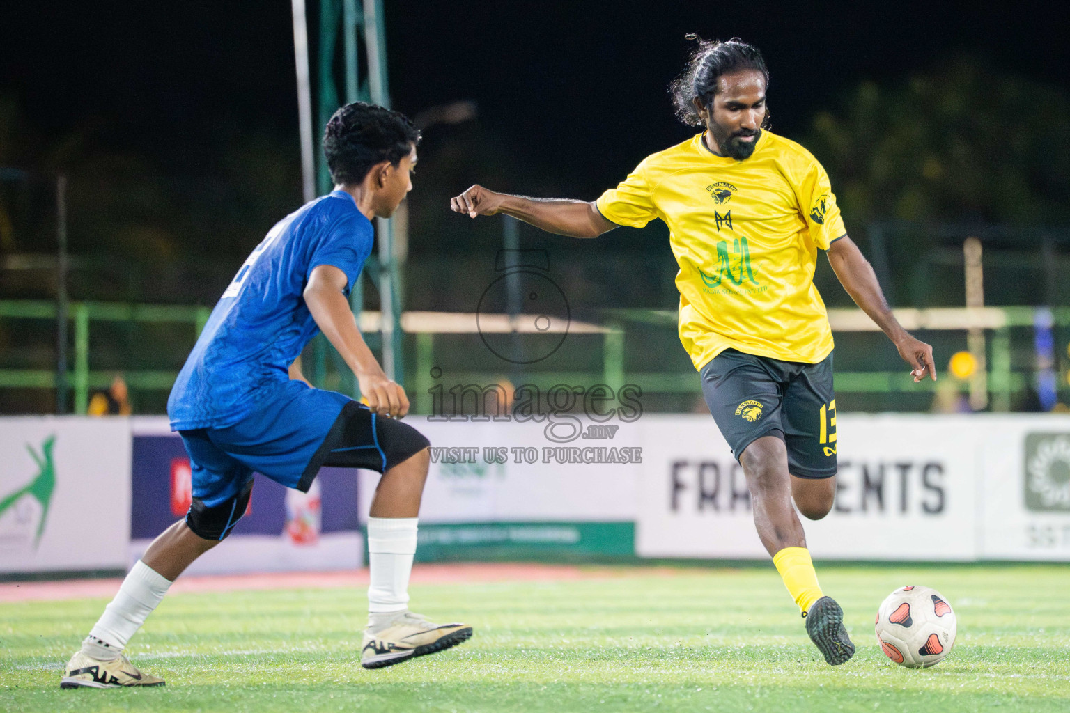 Foemathi JR VS Kanmathi SC in Day 3 - Fonadhoo Youth Futsal Challenge 2025 held in Fonadhoo Futsal Stadium, L. Fonadhoo, Maldives on Tuesdat, 28th October 2025 Photos: Arif Rasheed / images.mv