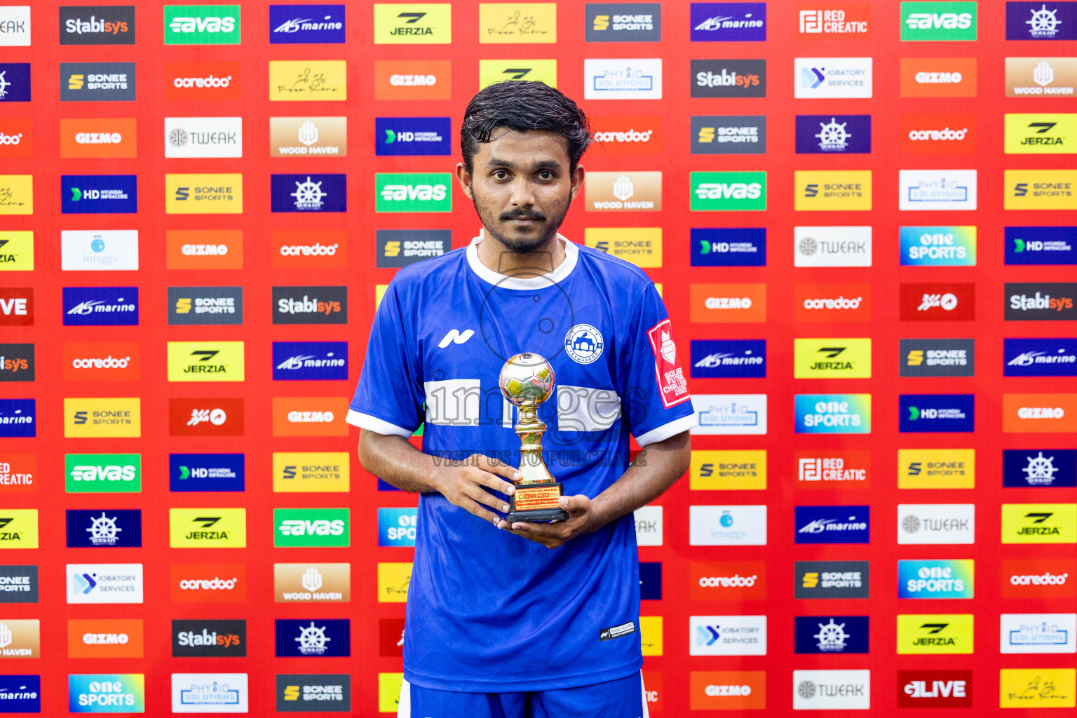 Th. Gaadhiffushi VS Th. Veymandoo in Day 14 of Golden Futsal Challenge 2025 was held on Saturday, 18th January 2025, in Hulhumale', Maldives. 
Photos: Hassan Simah / images.mv