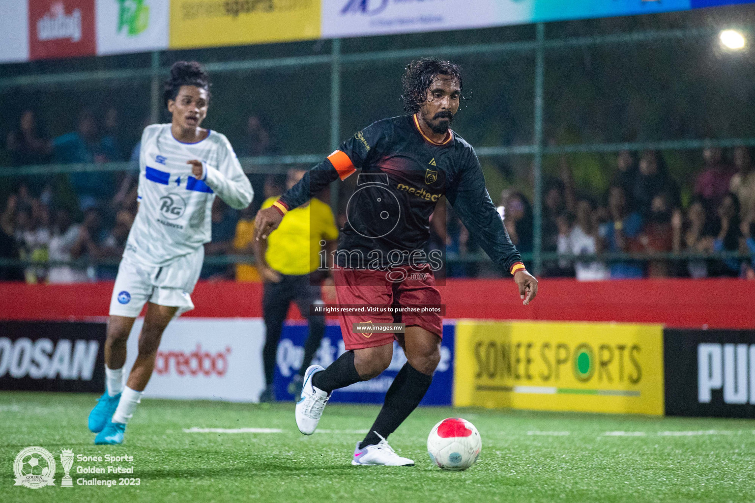 Th. Gaadhiffushi vs Th. Veymandoo in Day 4 of Golden Futsal Challenge 2023 on 08 February 2023 in Hulhumale, Male, Maldives