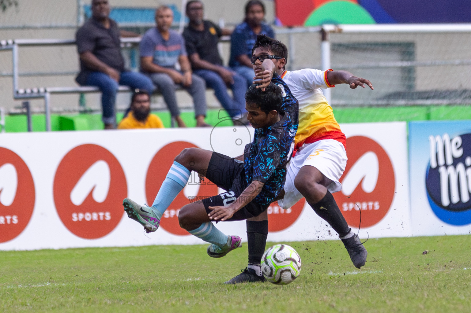 Club Eagles vs Super United Sports (U14) in Day 4 of Dhivehi Youth League 2024 held at Henveiru Stadium on Thursday, 28th November 2024. Photos: Shuu Abdul Sattar/ Images.mv