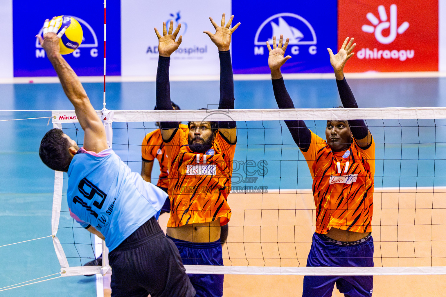 Sports Club City vs Blues for Volleyball in Day 2 of MILO VAM Cup 2024 Men's Division was held in Social Center Indoor Hall on Tuesday, 29th October 2024. Photos: Nausham Waheed / images.mv