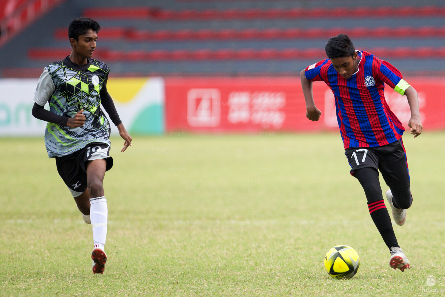 Ahmadhiyya School vs Muhyiddin School in Mamen Inter-School Football Tournament 2019 (U15) on 4th March 2019, Sunday in Male' Maldives (Images.mv Photo: Suadh Abdul Sattar)