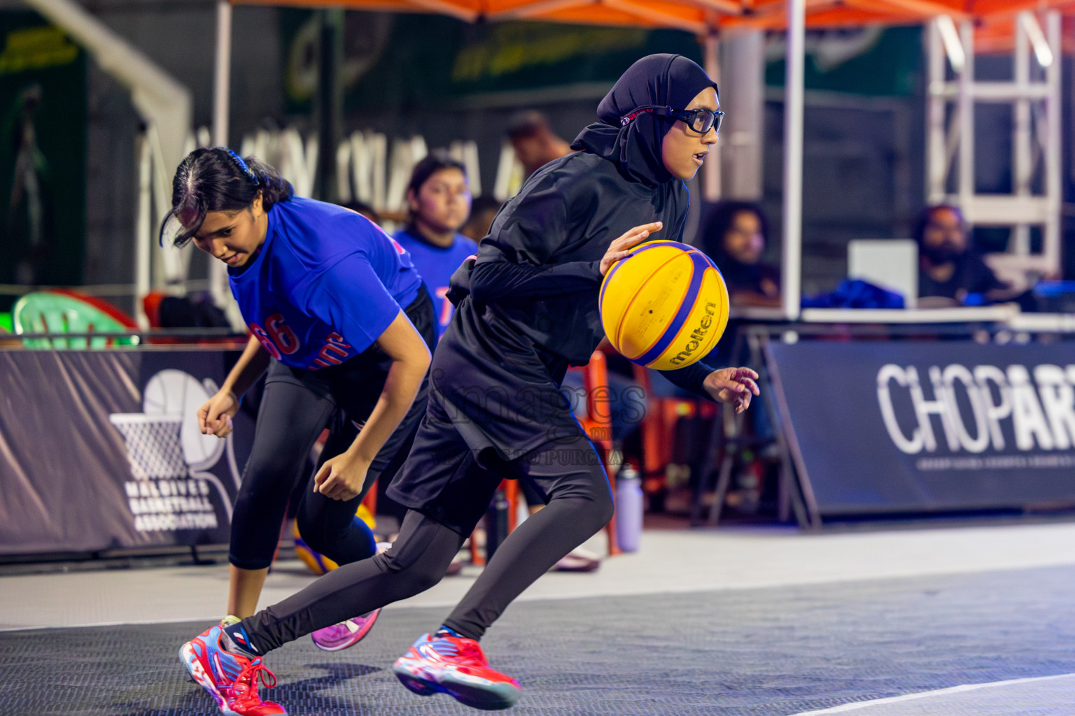 Day 7 of MILO Ramadan 3x3 Challenge 2024 was held in Ekuveni Outdoor Basketball Court at Male', Maldives on Monday, 18th March 2024.
Photos: Mohamed Mahfooz Moosa / images.mv