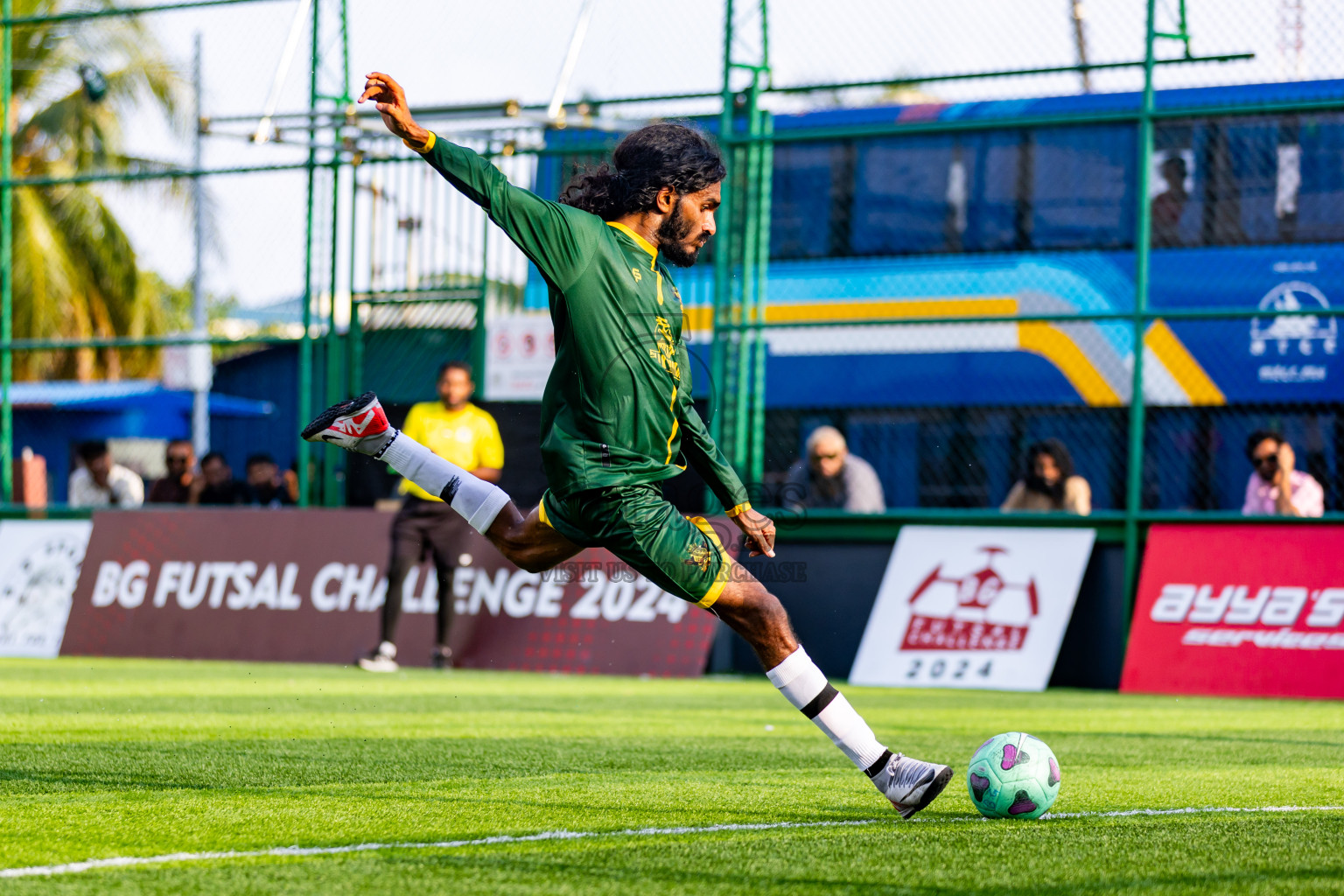 Squadra vs Banafsaa Kanmathi in Day 16 of BG Futsal Challenge 2024 was held on Wednesday , 27th March 2024, in Male', Maldives Photos: Nausham Waheed / images.mv