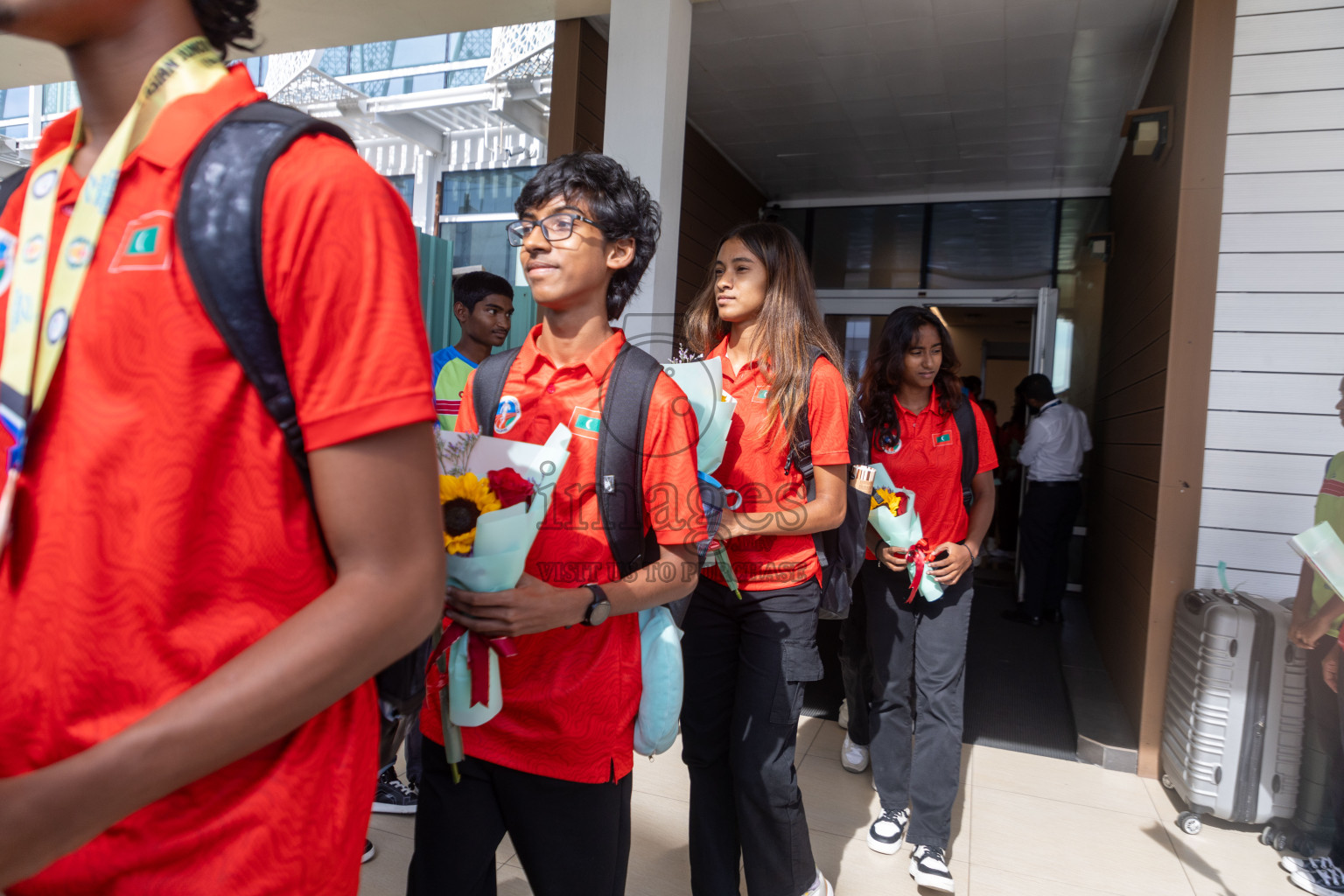 Arrival of Junior athletics team after 4th South Asian Junior Athletics Championship. Both Junior Men and Women's team won Bronze from 4x100m Relay event. 
Photos: Ismail Thoriq / images.mv