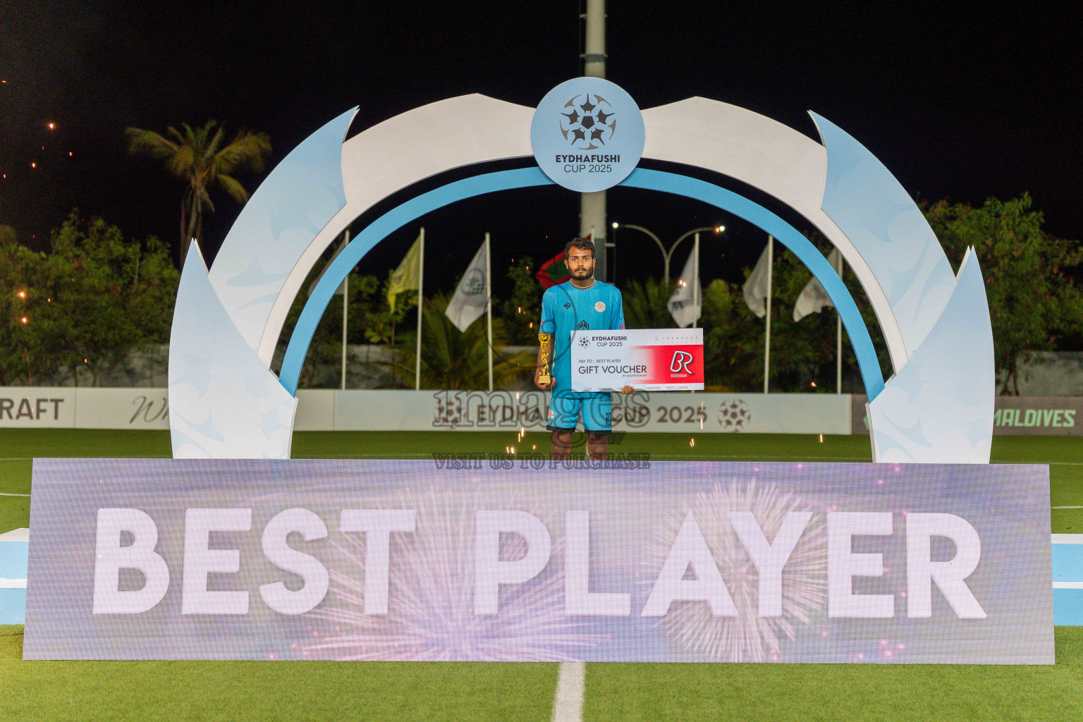 Final Match Irumathi Sports VS Velaa Sports Club in Day 9 of Eydhafushi Cup 2025 held in Eydhafushi Football Stadium at B. Eydhafushi, Maldives on Monday, 15th September 2025. Photos: Arif Rasheed / images.mv