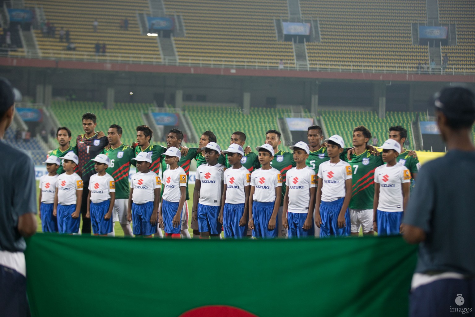 Afghanistan vs Bangladesh in SAFF Suzuki Cup in Thiruvananthapuram, India, Wednesday, December. 24, 2015.  (Images.mv Photo/ Hussain Sinan).