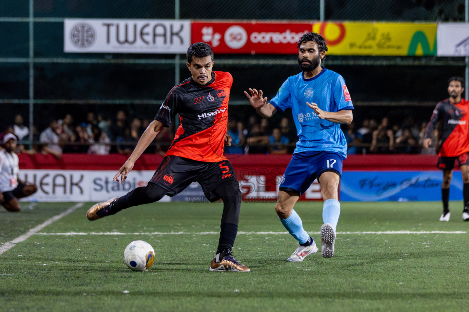 M Dhiggaru vs M Mulak in Day 12 of Golden Futsal Challenge 2025 was held on Thursday, 16th January 2025, in Hulhumale', Maldives.
Photos: Hassan Simah / images.mv