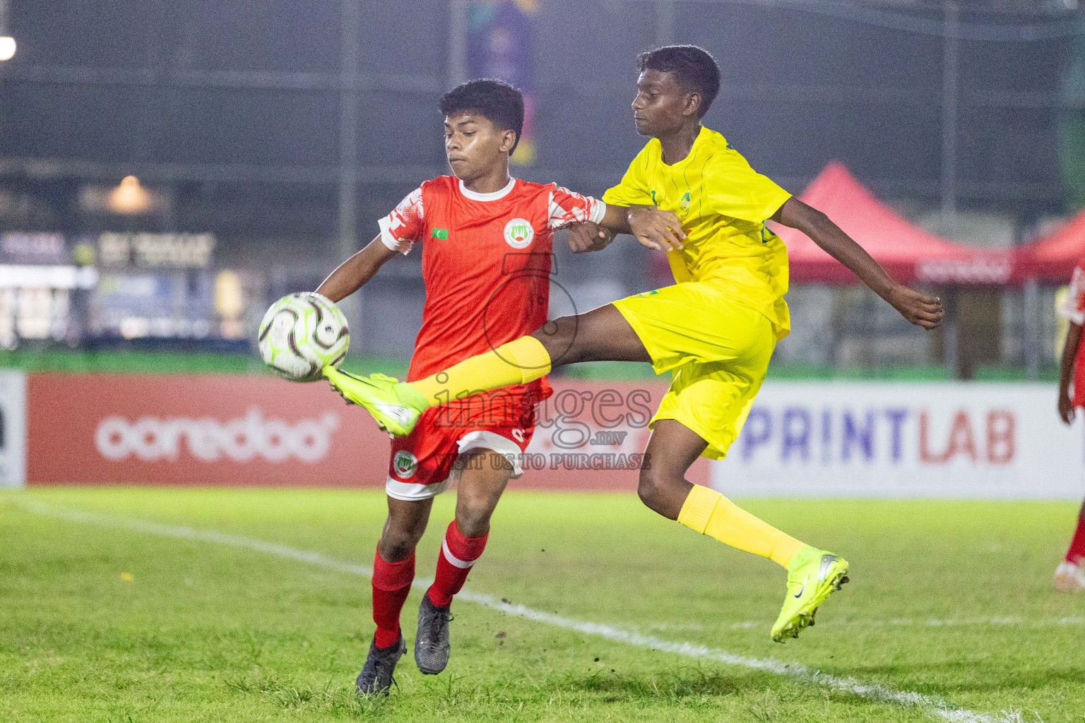 Maziya vs Hurriya (U14) in Day 4 of Dhivehi Youth League 2024 held at Henveiru Stadium on Thursday, 28th November 2024. Photos: Shuu Abdul Sattar/ Images.mv