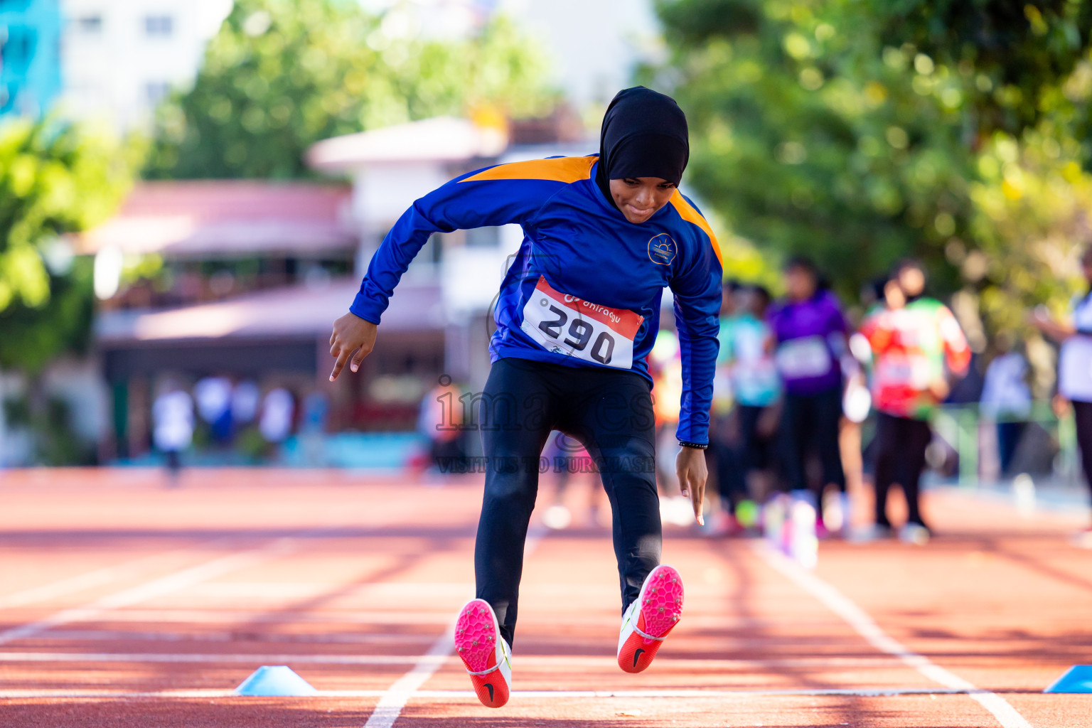 Day 1 of Inter-school Athletics Championship 2025 held in Ekuveni Synthetic Track, Male', Maldives on Monday, 06th October 2025. Photos by: Nausham Waheed / Images.mv