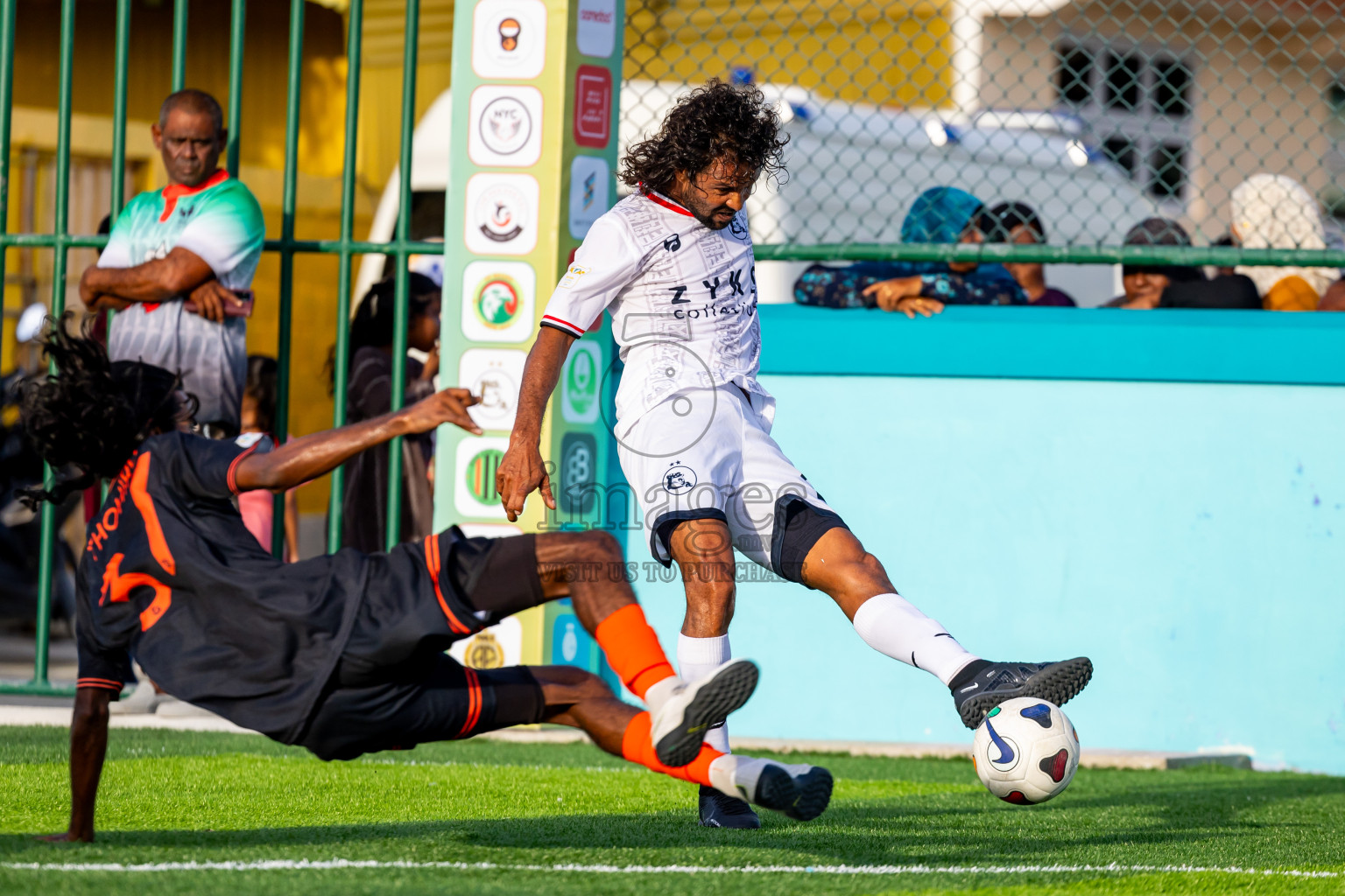 Kovigoani vs Dee Ess Kay in Day 2 of Laamehi Dhiggaru Ekuveri Futsal Challenge 2024 was held on Saturday, 27th July 2024, at Dhiggaru Futsal Ground, Dhiggaru, Maldives Photos: Nausham Waheed / images.mv